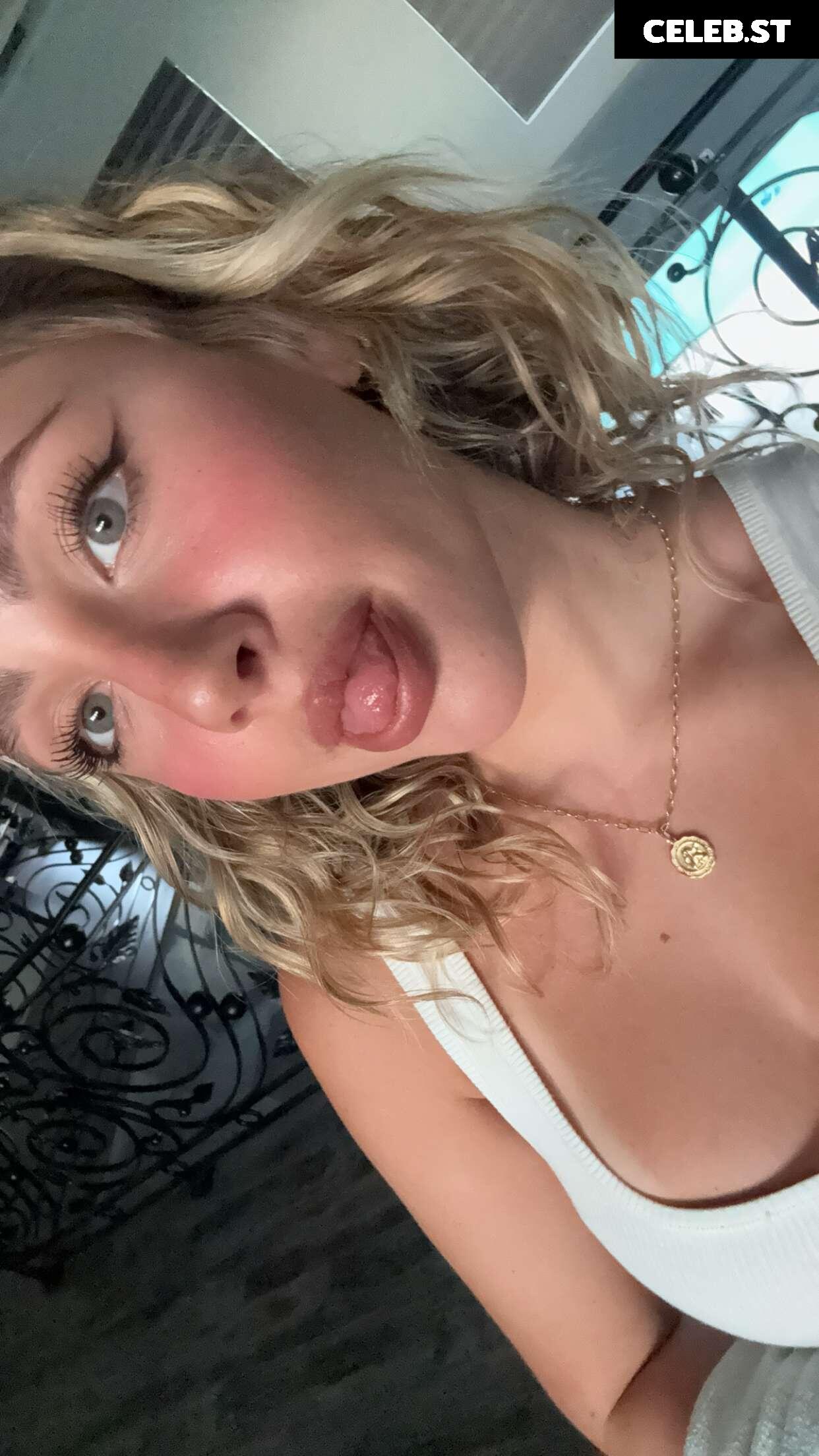 Ava Kolker Image 9862576