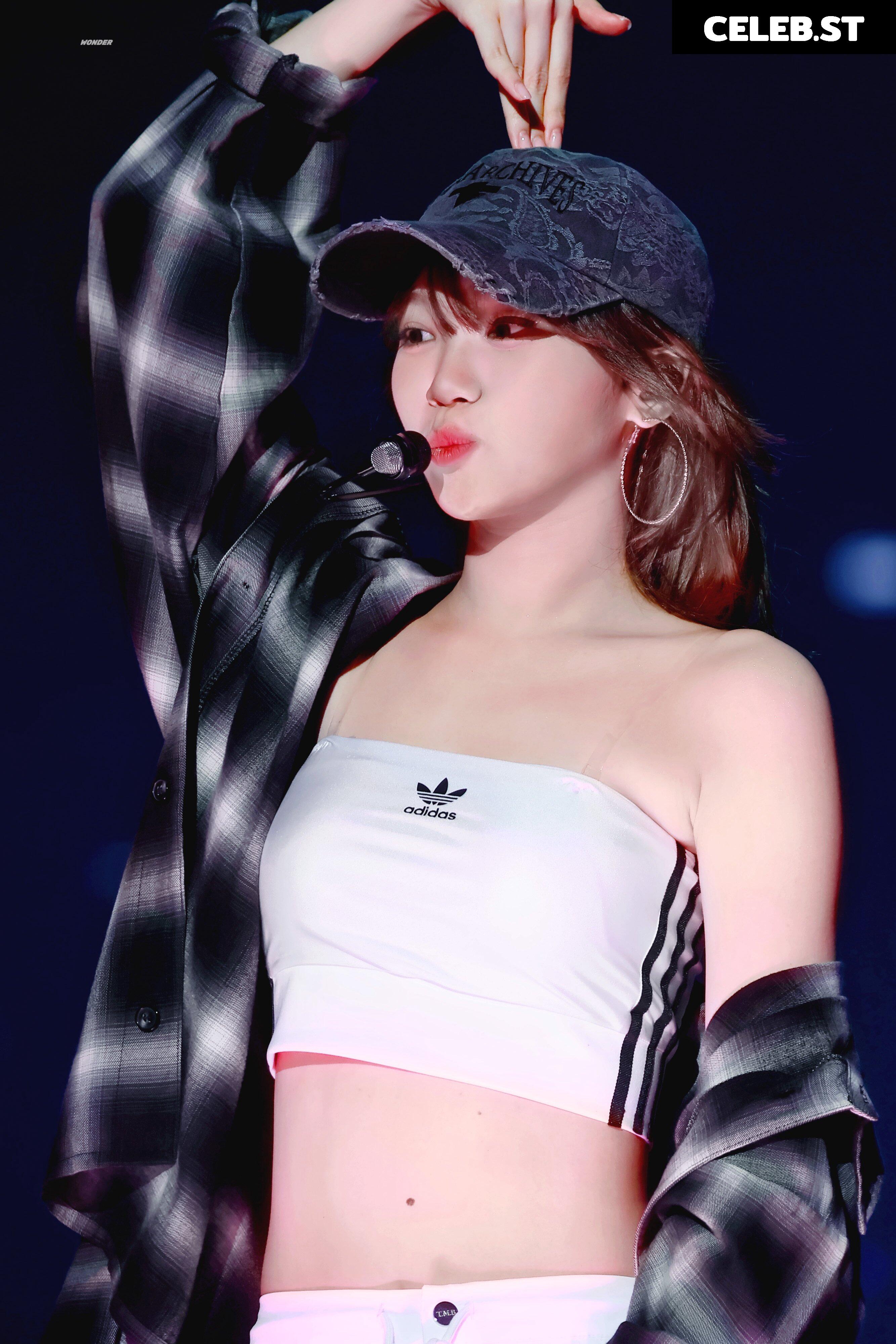 Kim Chaewon 김채원 [Le Sserafim] Image 9862672