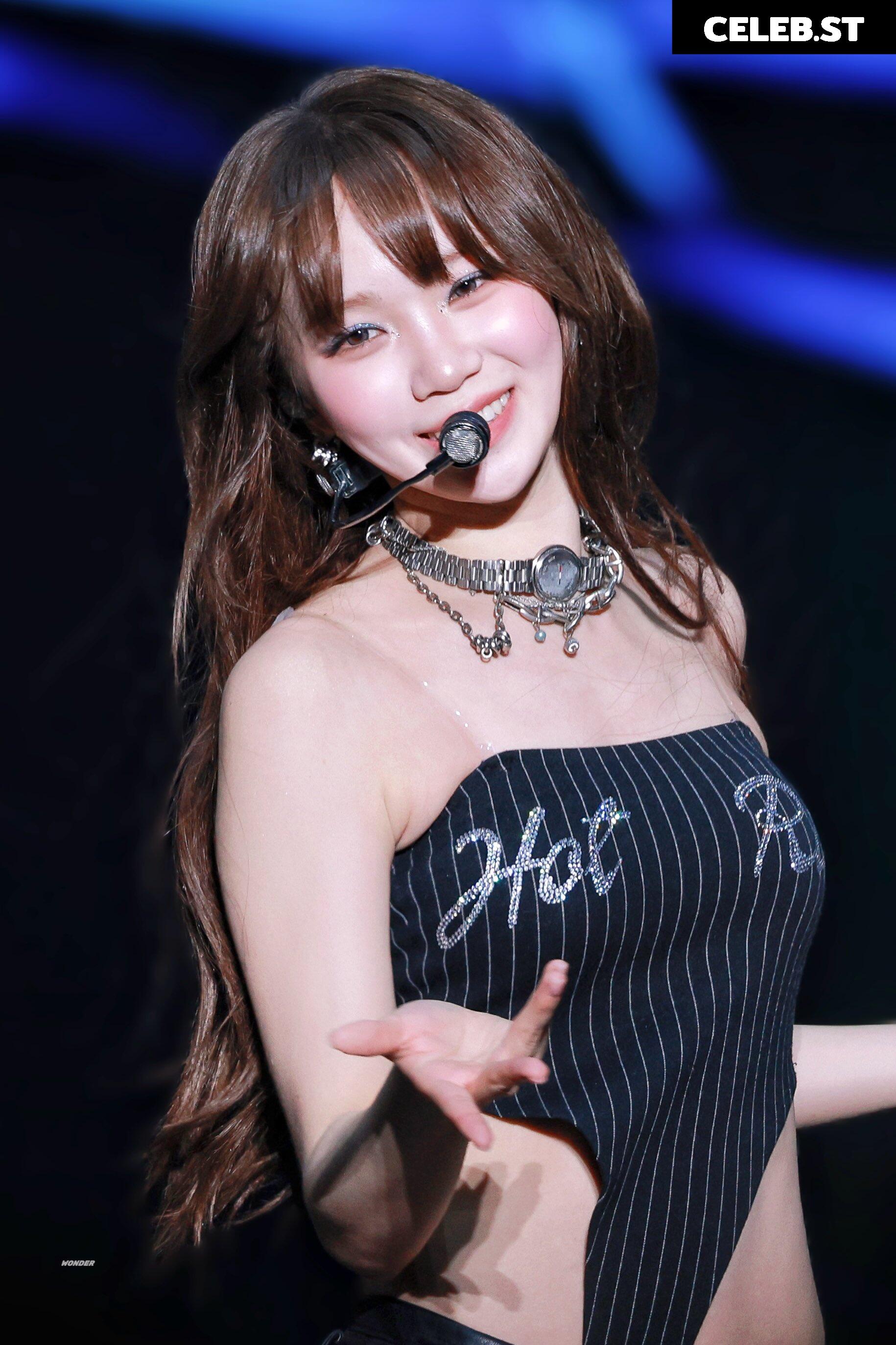 Kim Chaewon 김채원 [Le Sserafim] Image 9862670