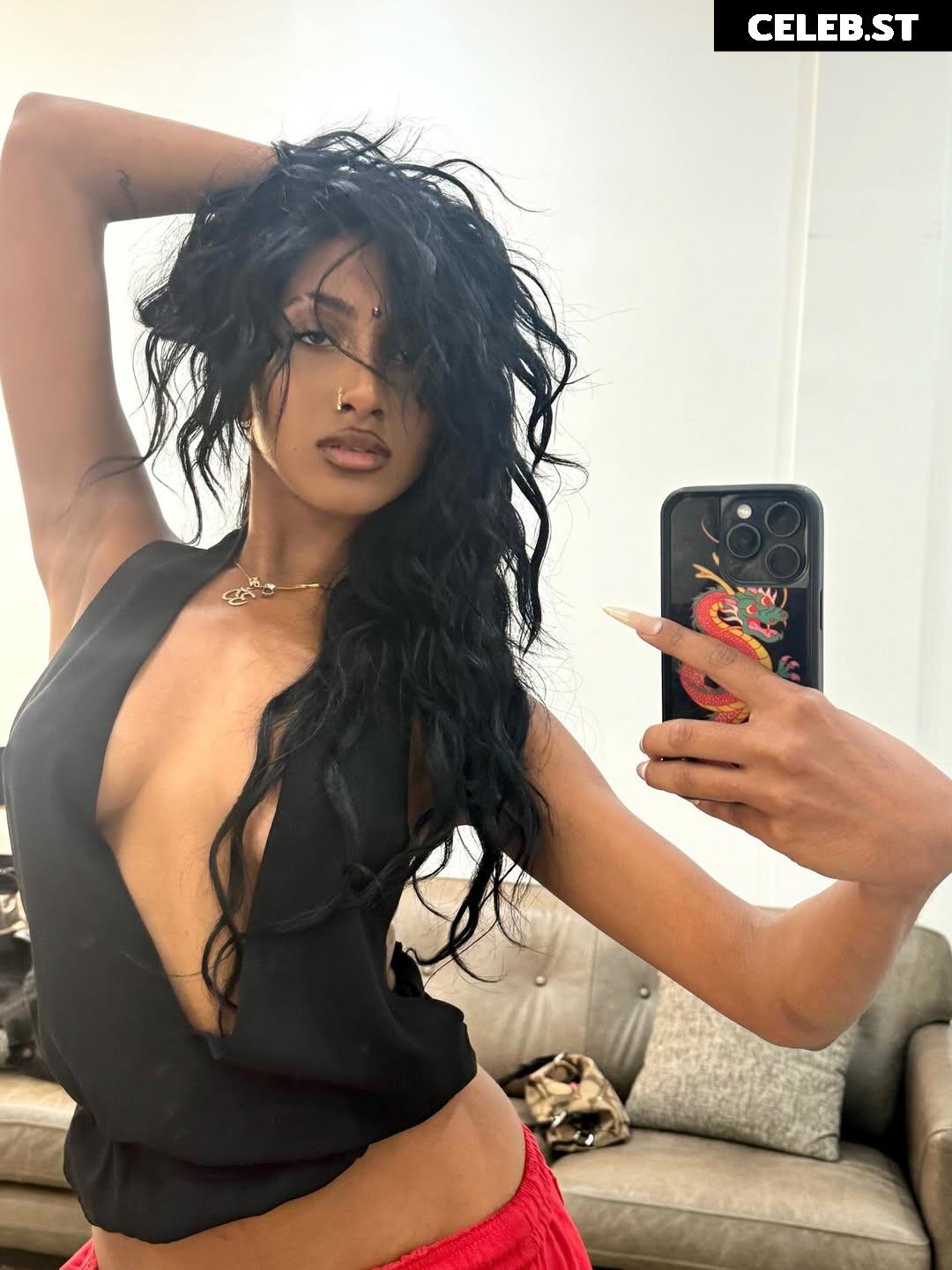 LARA RAJ / lararajj (member of KATSEYE) Image 9863819