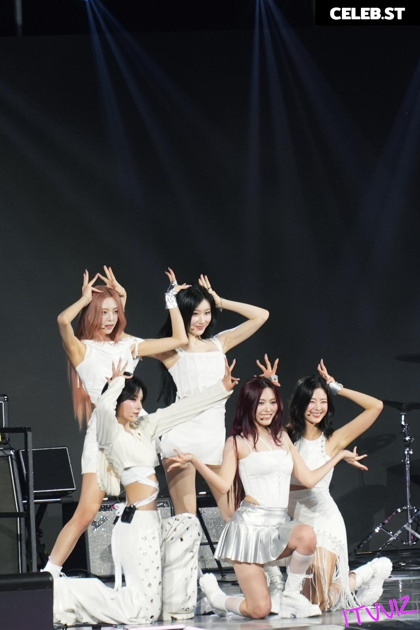 Yeji - ITZY (예지, Hwang Ye-ji) Image 9863469