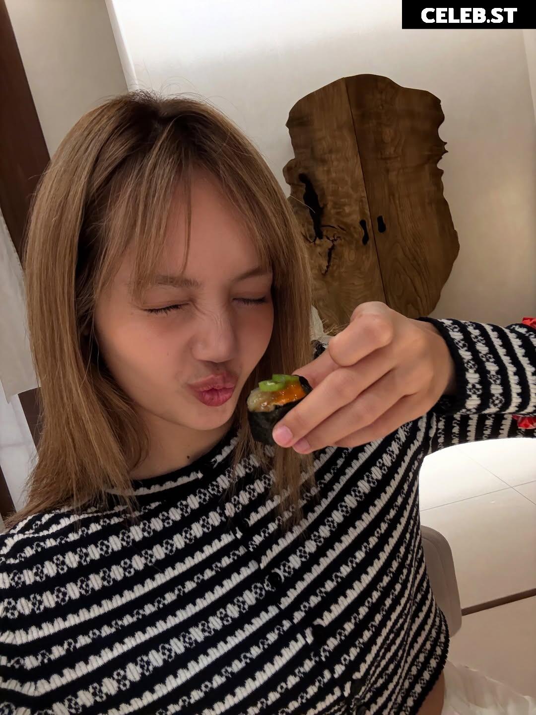 Lisa | BLΛƆKPIИK (Blackpink) Image 9863737
