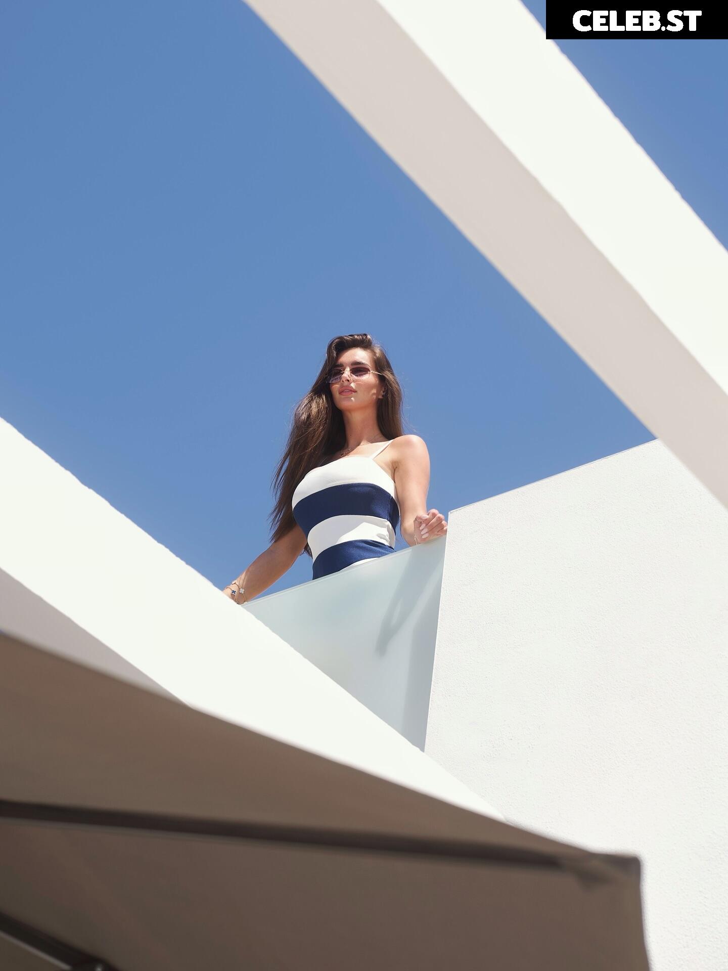 Maddy Cheary / maddycheary Image 9856522