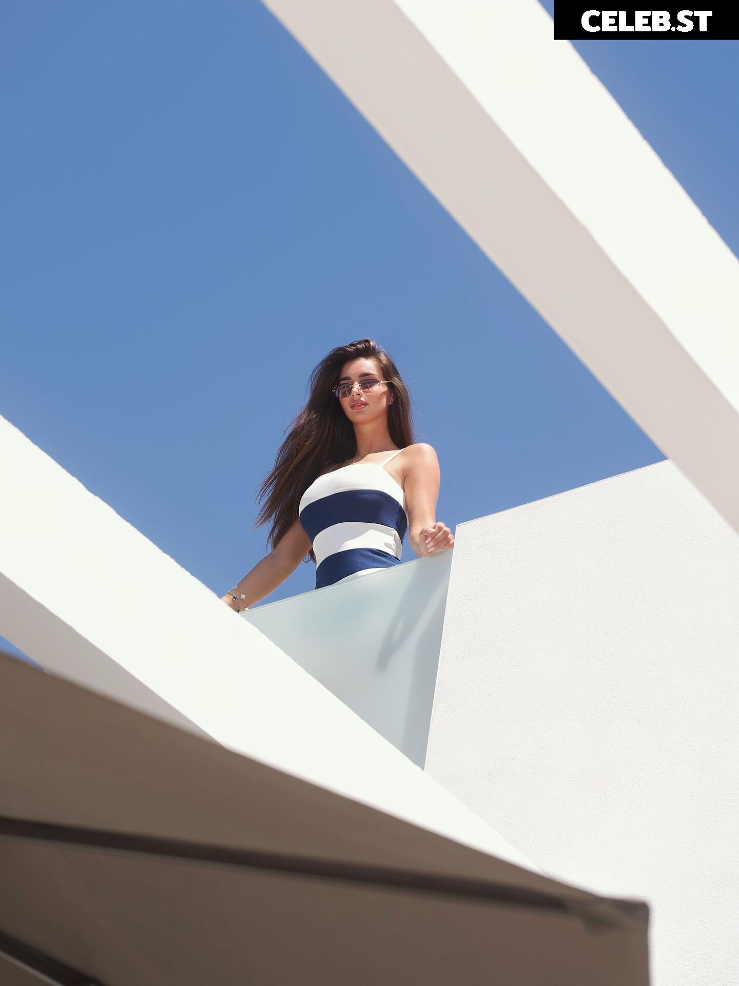 Maddy Cheary / maddycheary Image 9856520