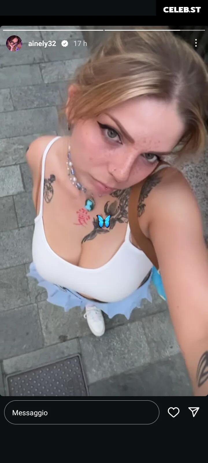 ainely / ainely32 [Busty Italian] Image 9859964