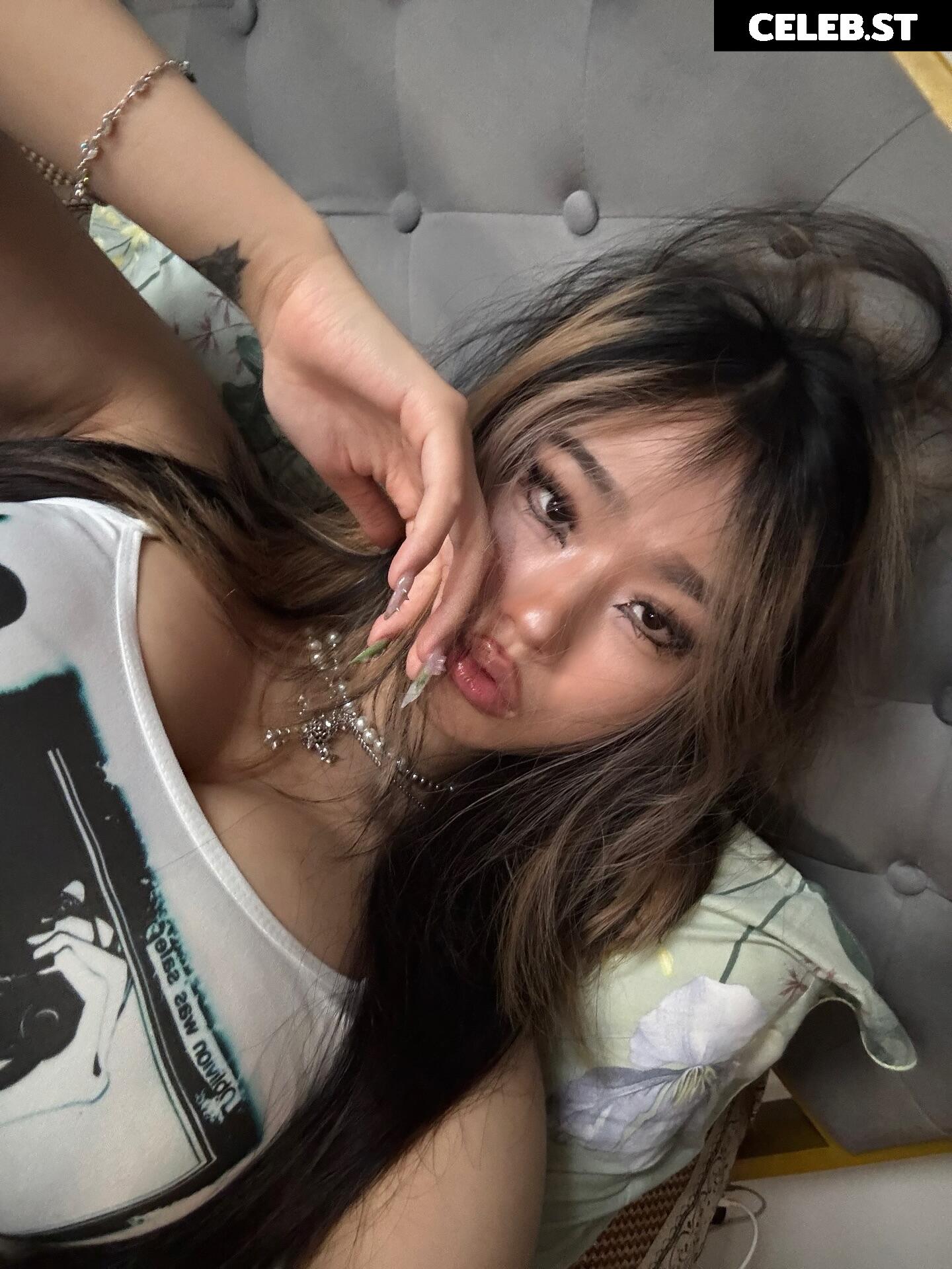 Annie Zheng Image 9849100
