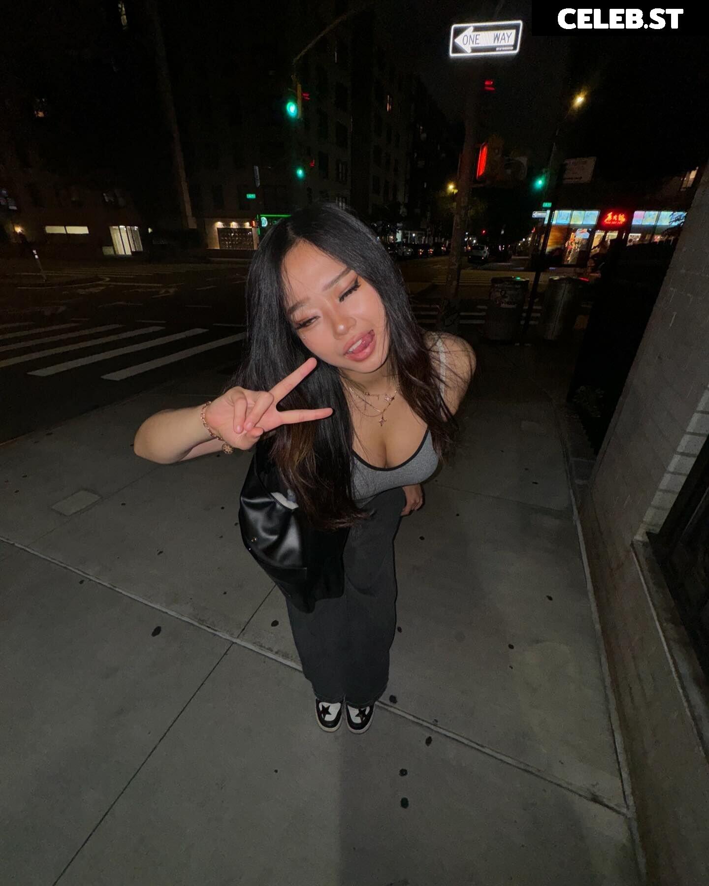 Annie Zheng Image 9848609