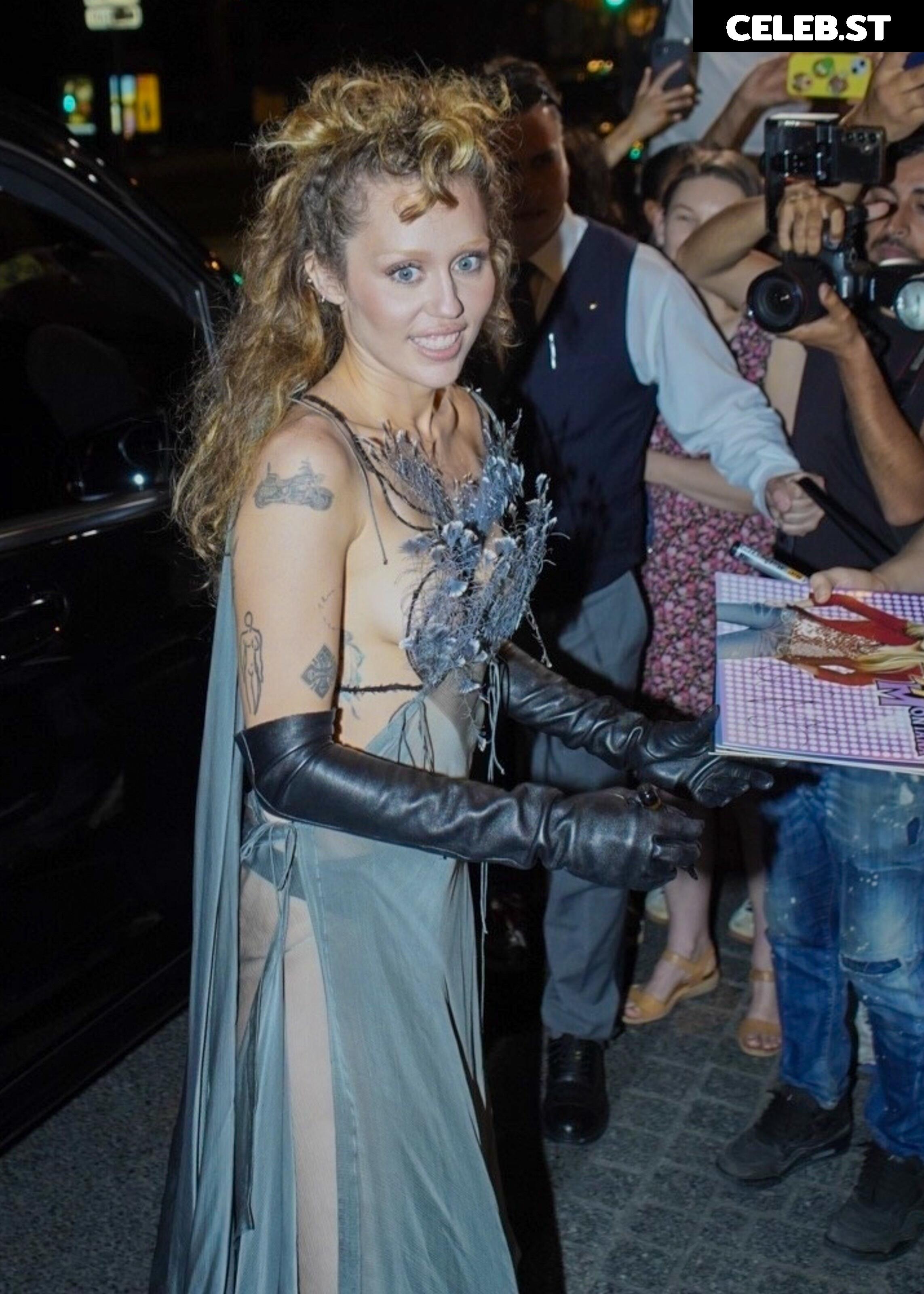 Miley Cyrus Image 9826793