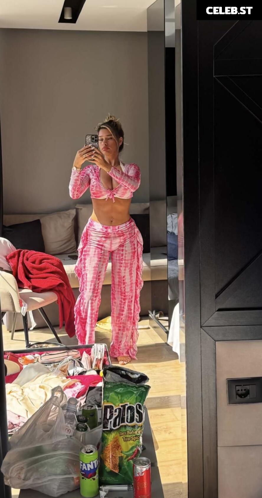 Almira Azemi Image 9823562