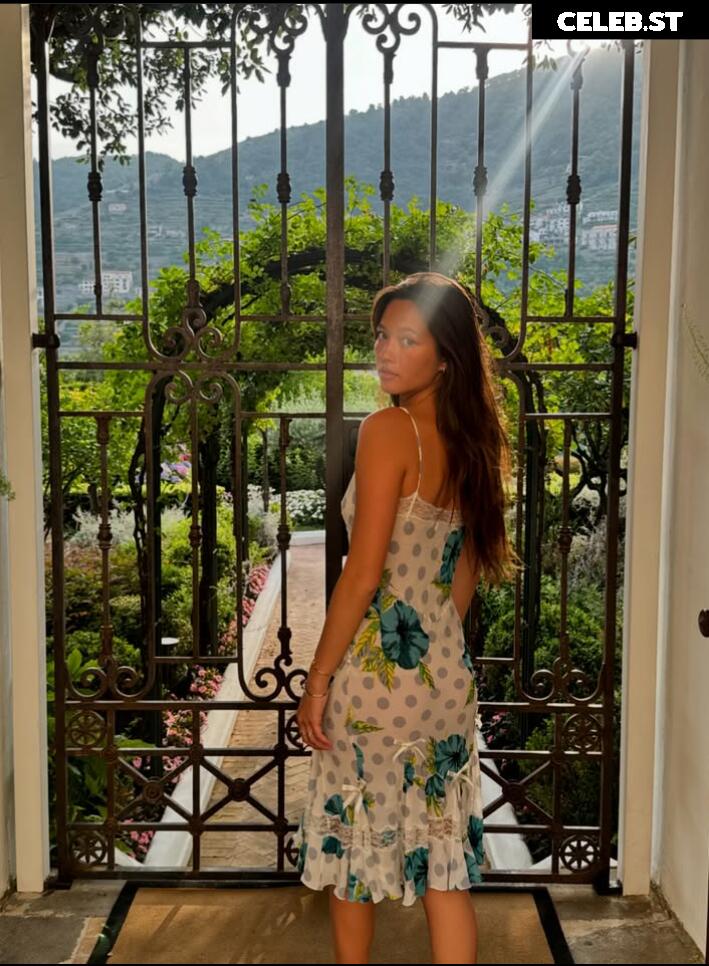 Lily Chee Image 9828024