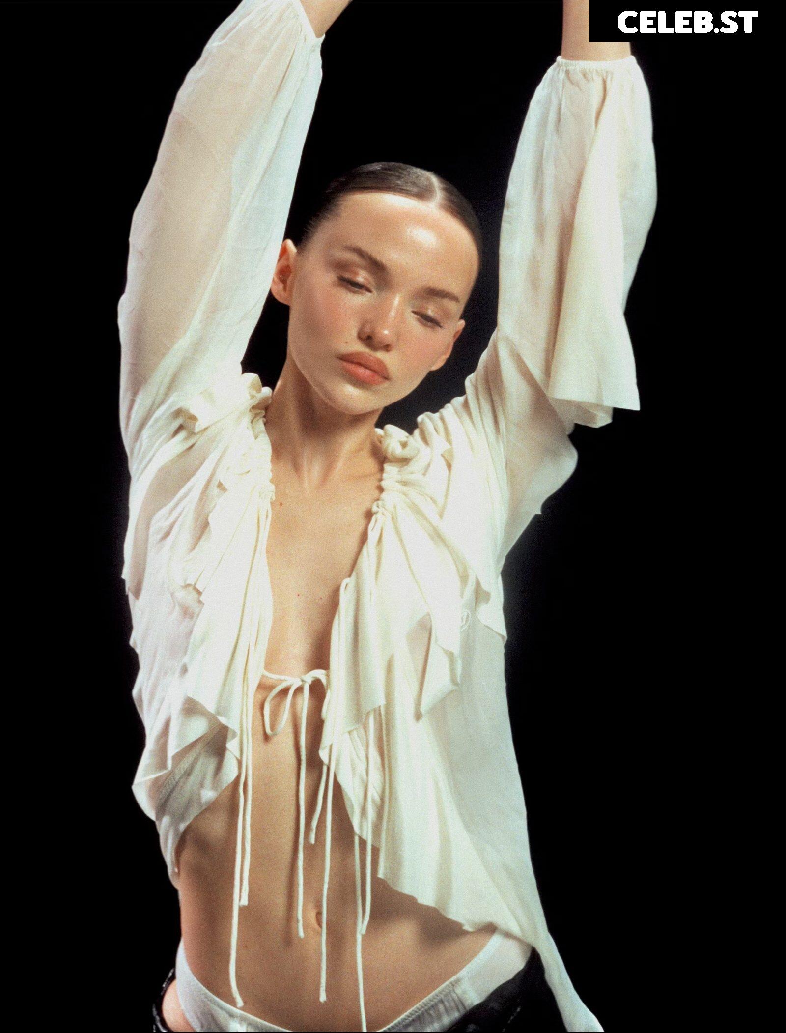 Dove Cameron Image 9816666