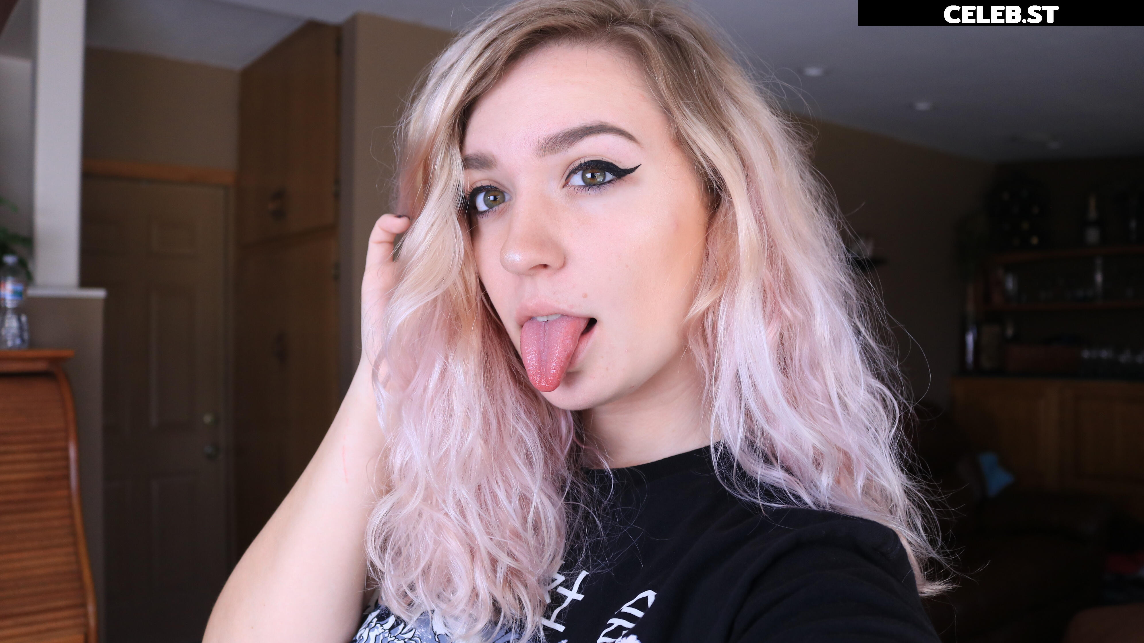 Rose ASMR Image 9817590