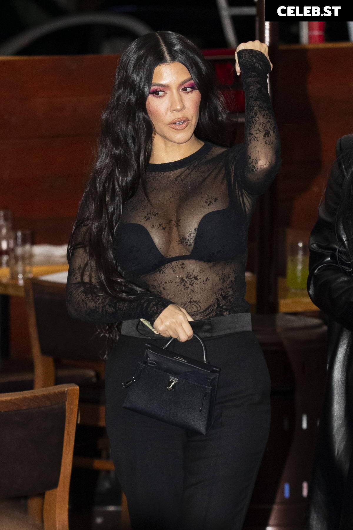 Kourtney Kardashian Image 9812637
