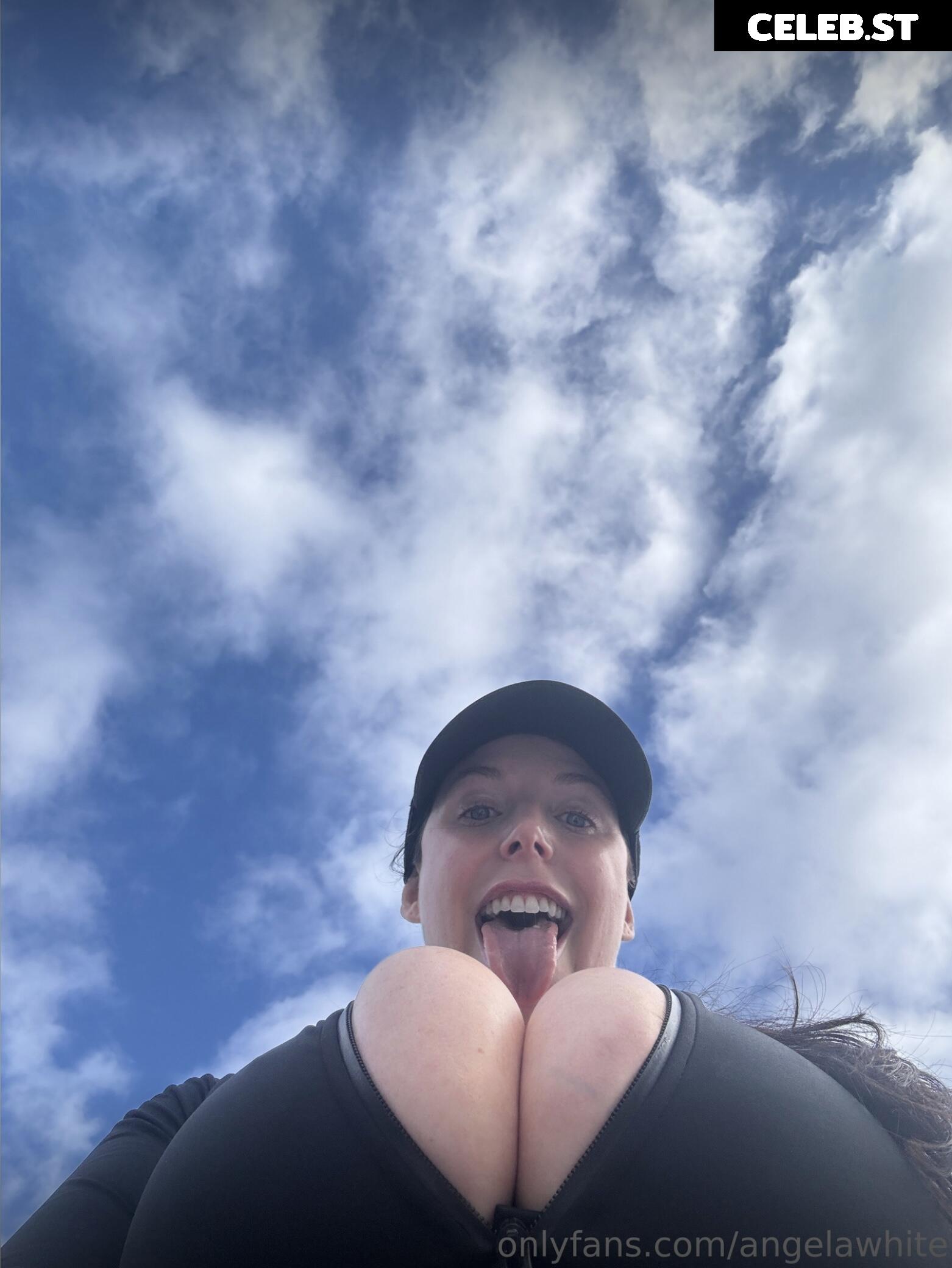 Angela White Image 9810697