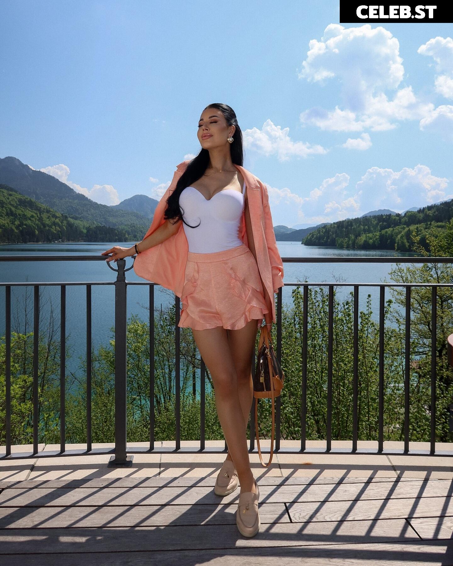 Lisa Weinberger Image 9801852