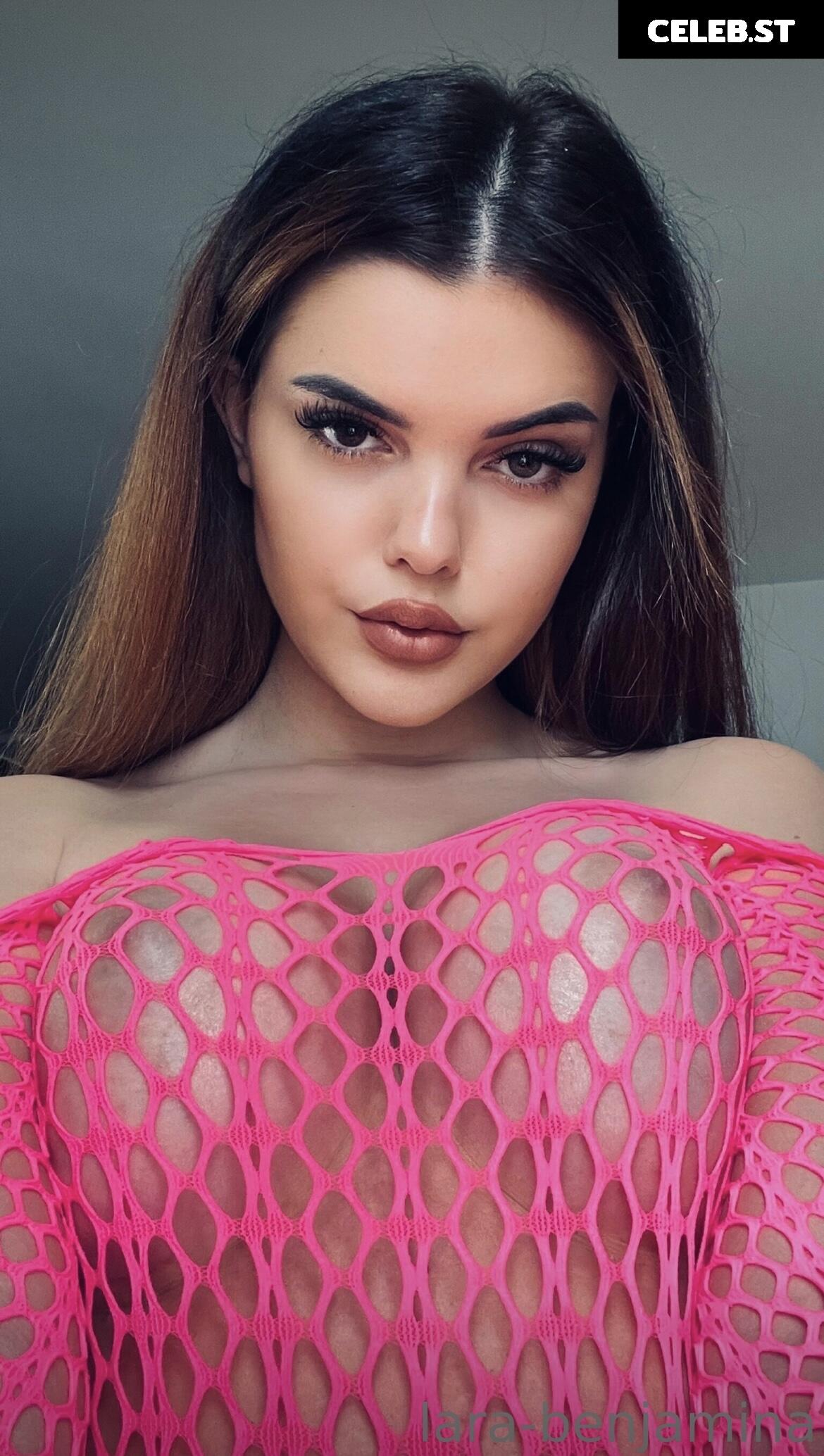 Lara Winter Image 9800859