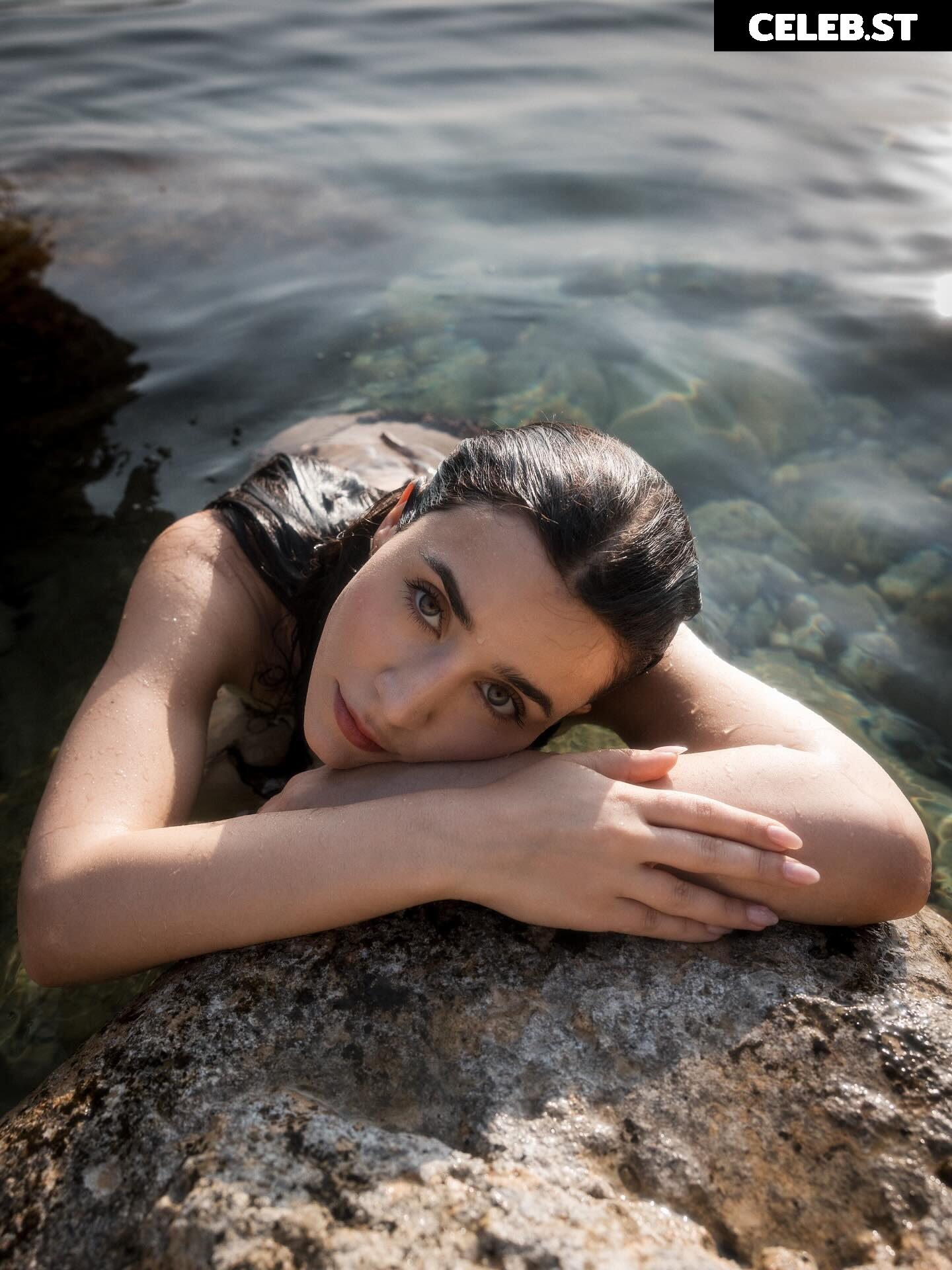 Caylee Cowan Image 9800299