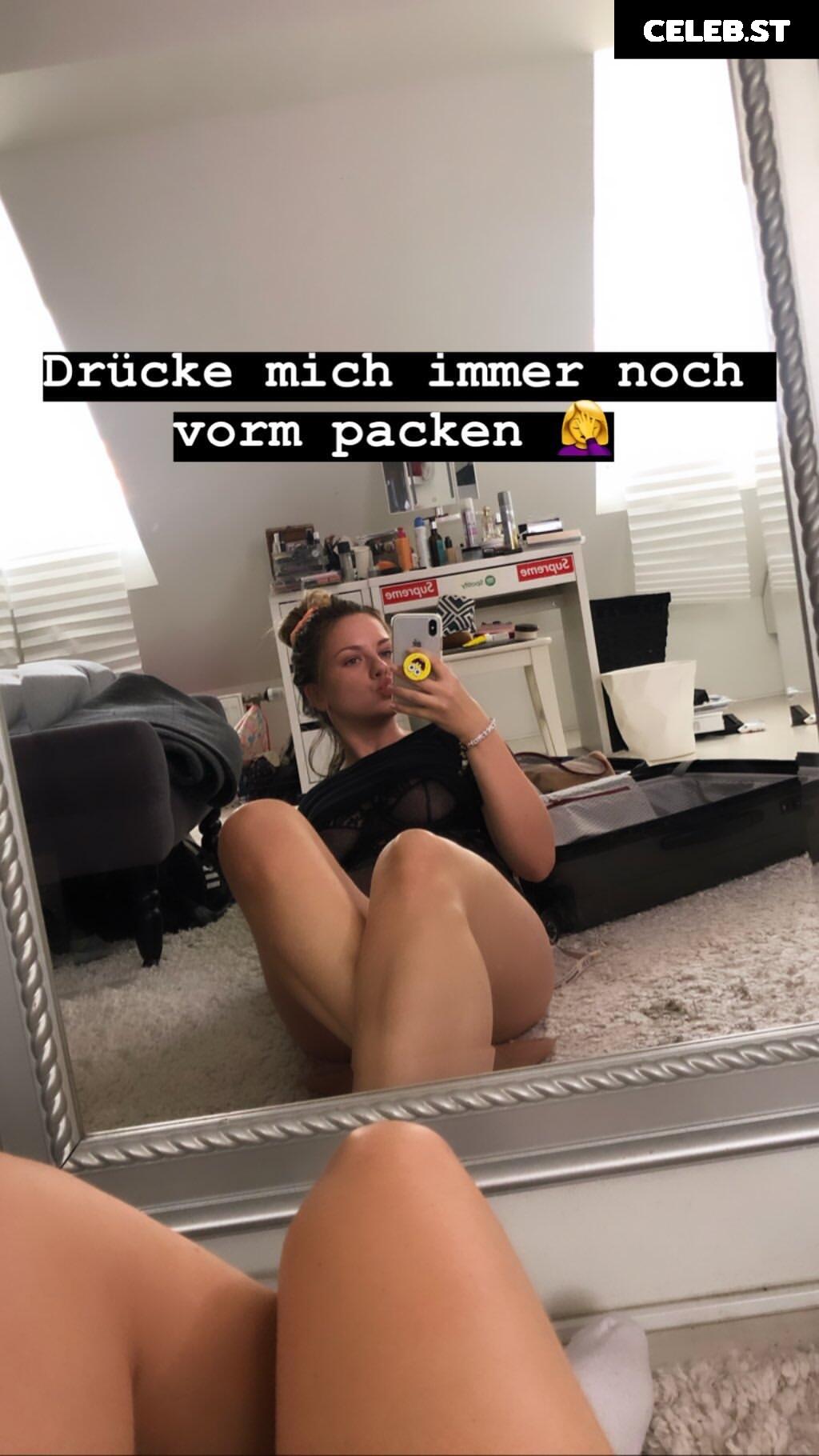 KellyMissesvlog Image 996549