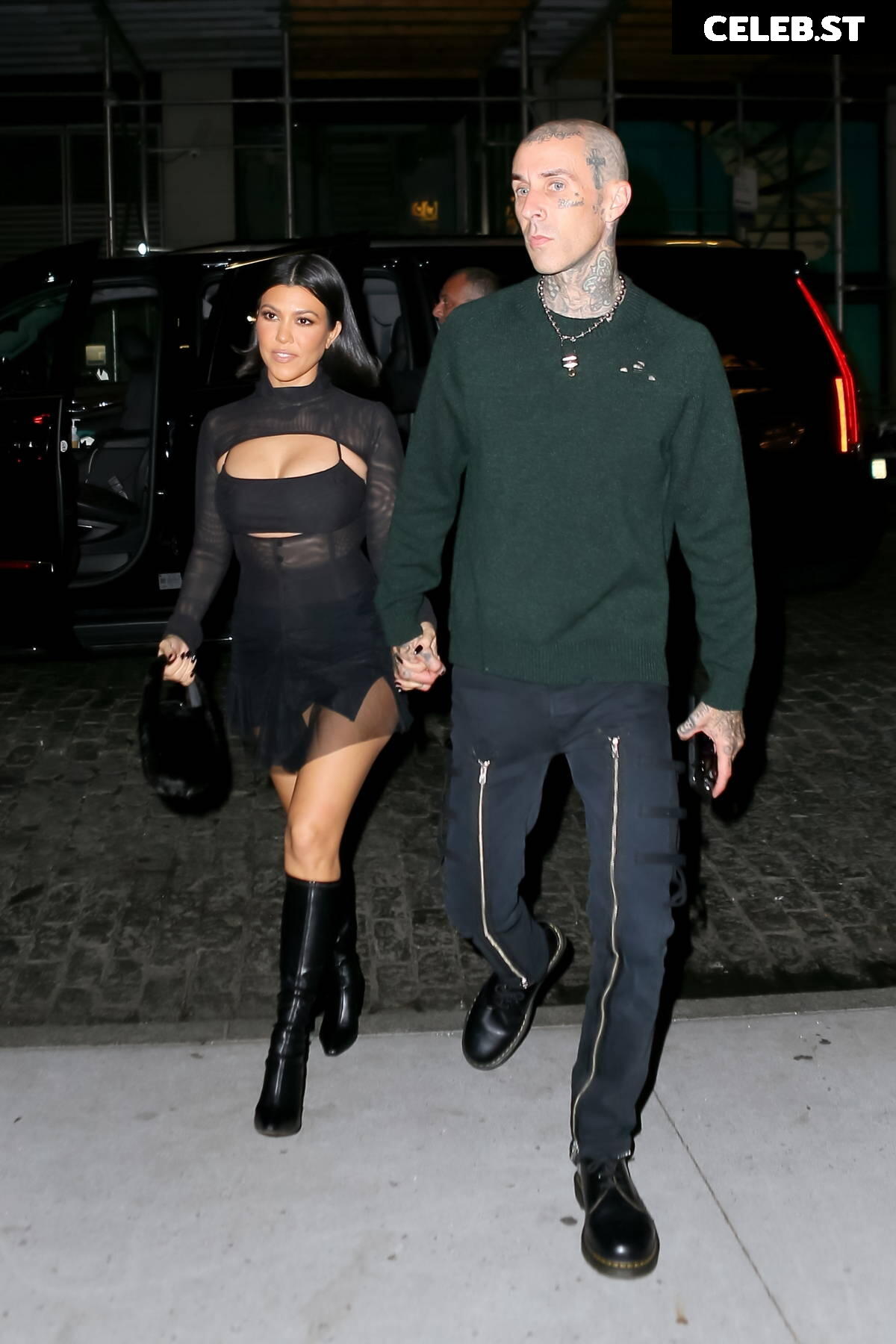Kourtney Kardashian Image 9955496