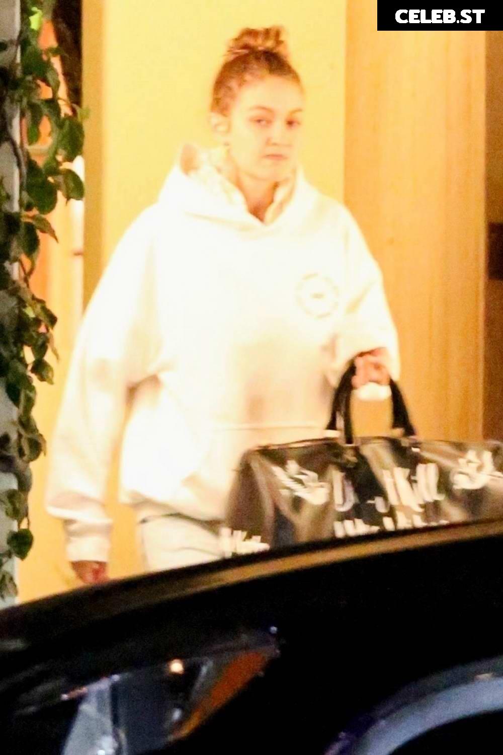 Gigi Hadid Image 9955666