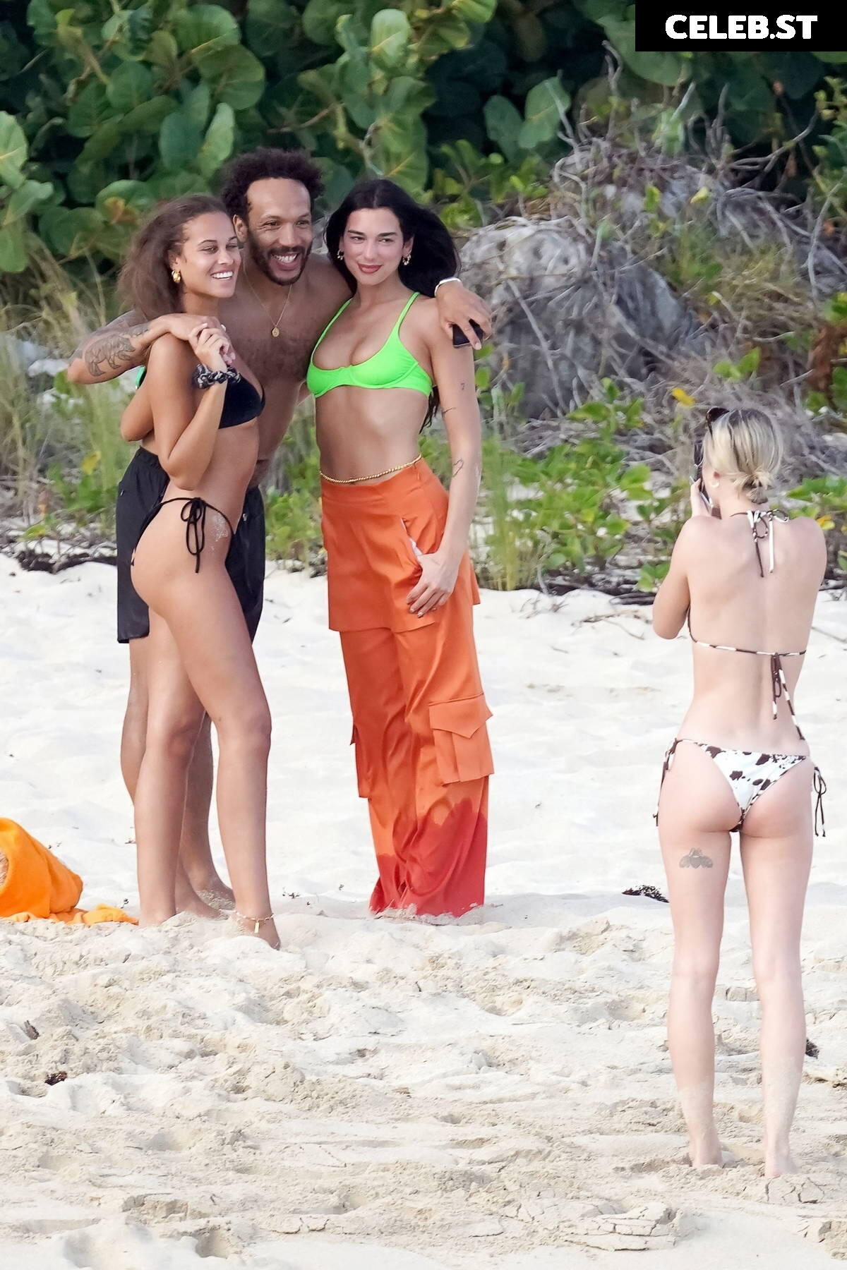 Dua Lipa Image 9955628
