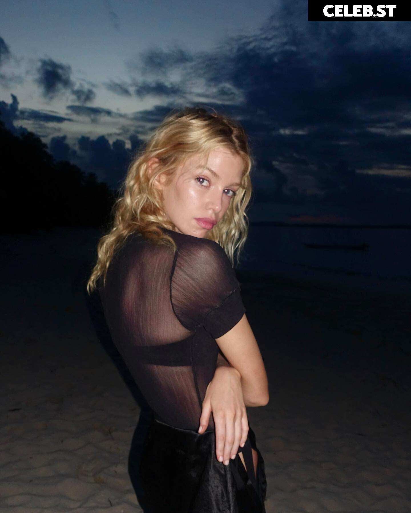 Stella Maxwell Image 9956473