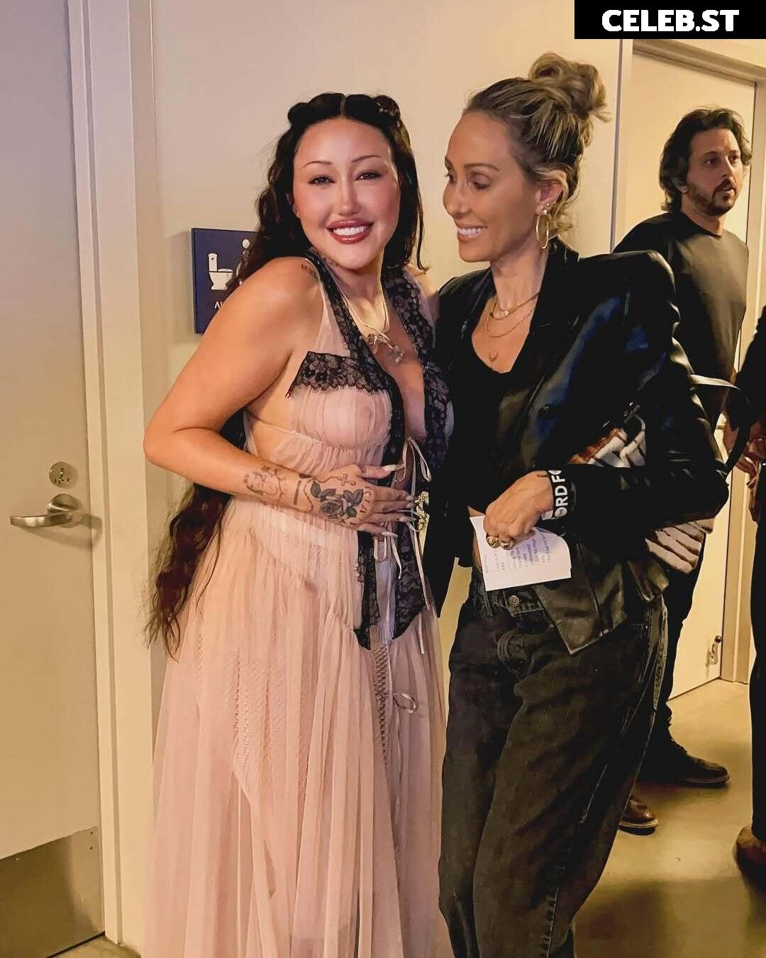 Noah Cyrus Image 9957219