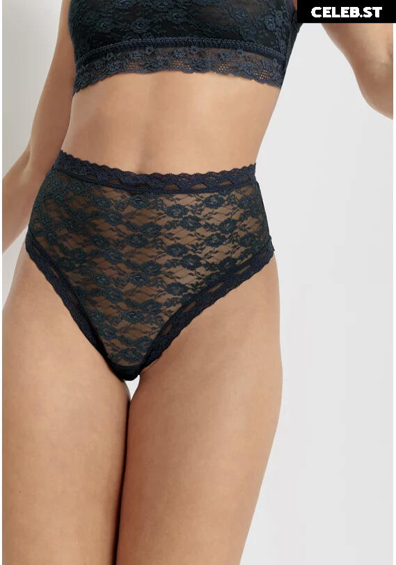 Taynara Wolf Image 9957223