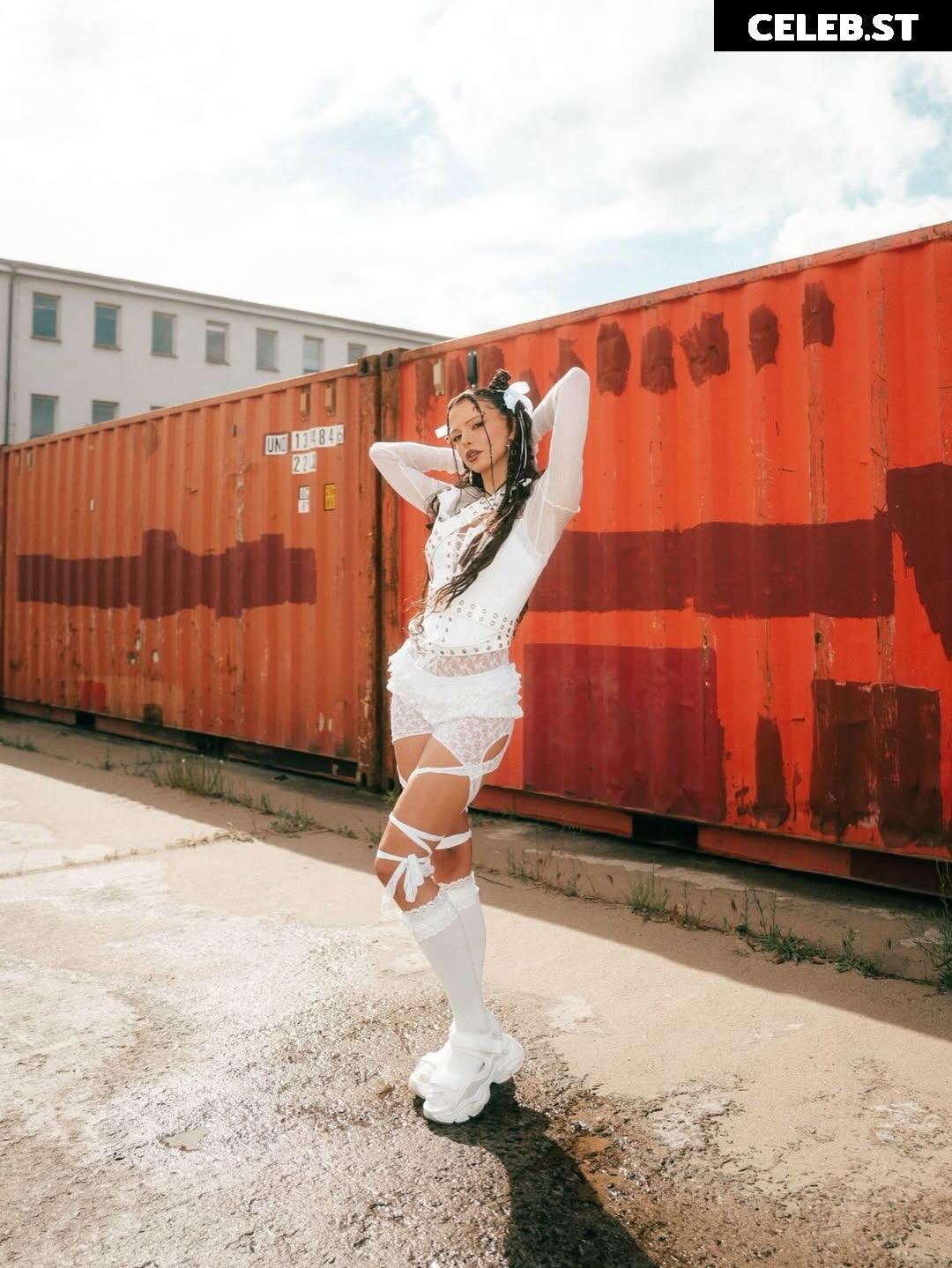 Nina Chuba Image 9951552