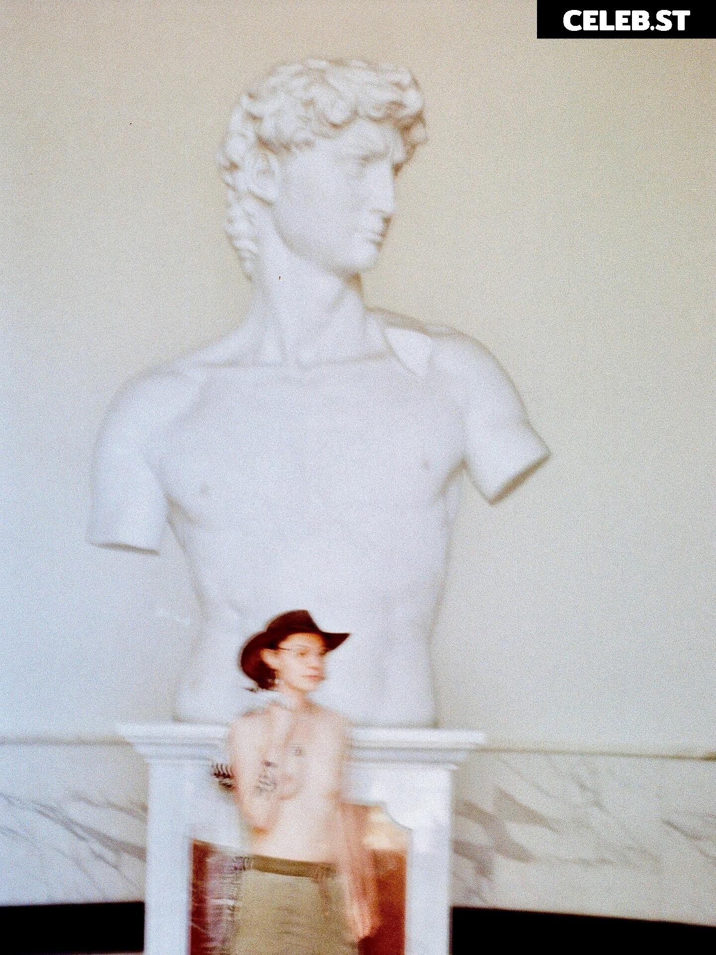 Raine Stern Image 9958132