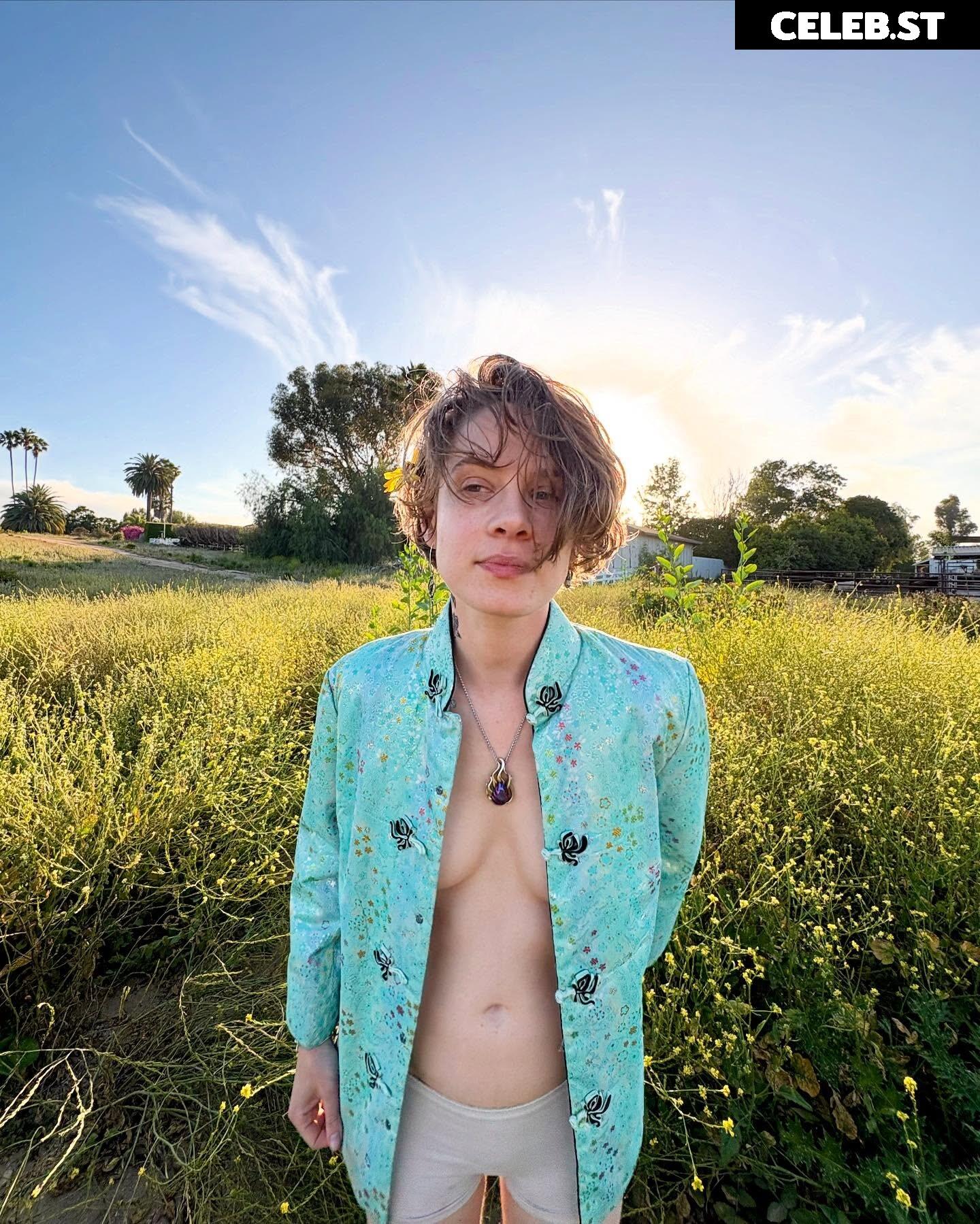 Raine Stern Image 9958130