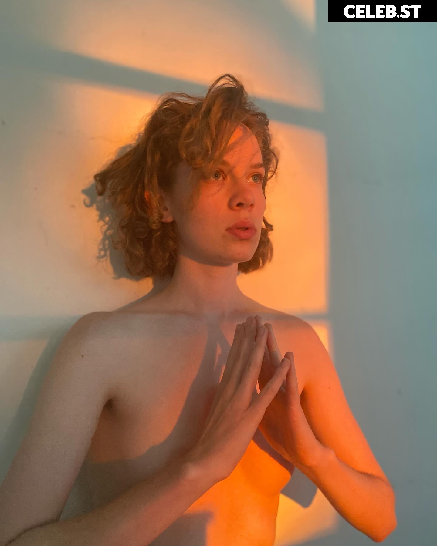 Raine Stern Image 9958121