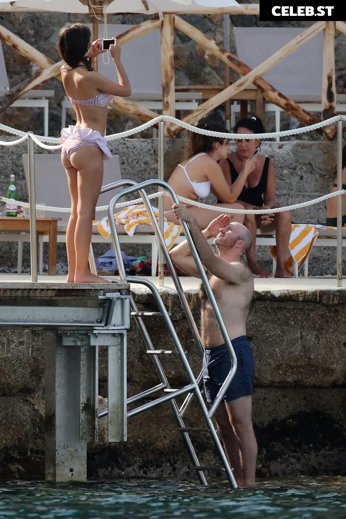 Emily Ratajkowski Image 9943650