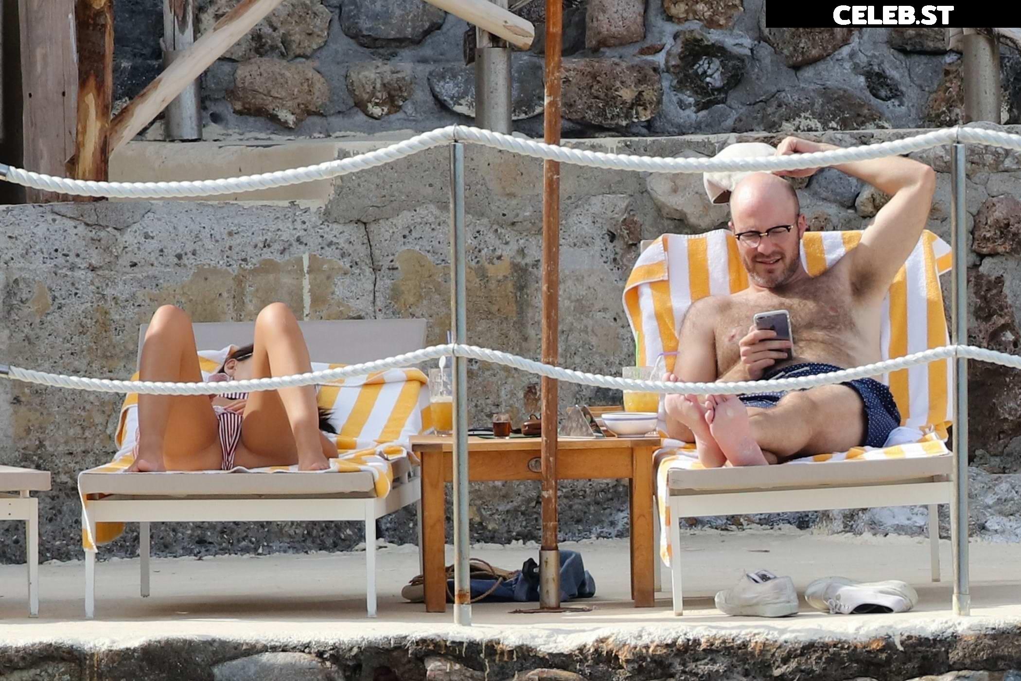 Emily Ratajkowski Image 9943647