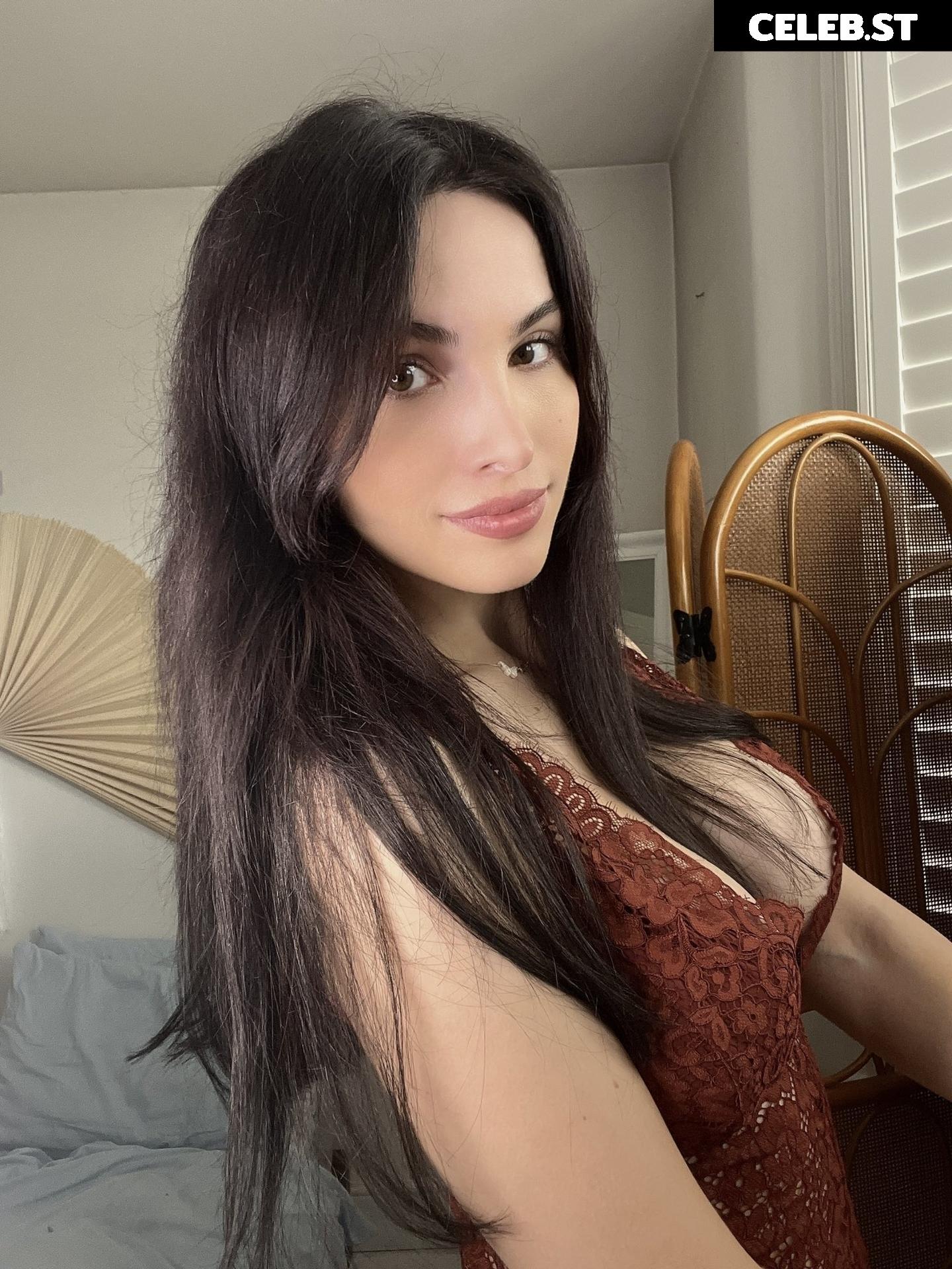 Liz Blinkx Image 994331
