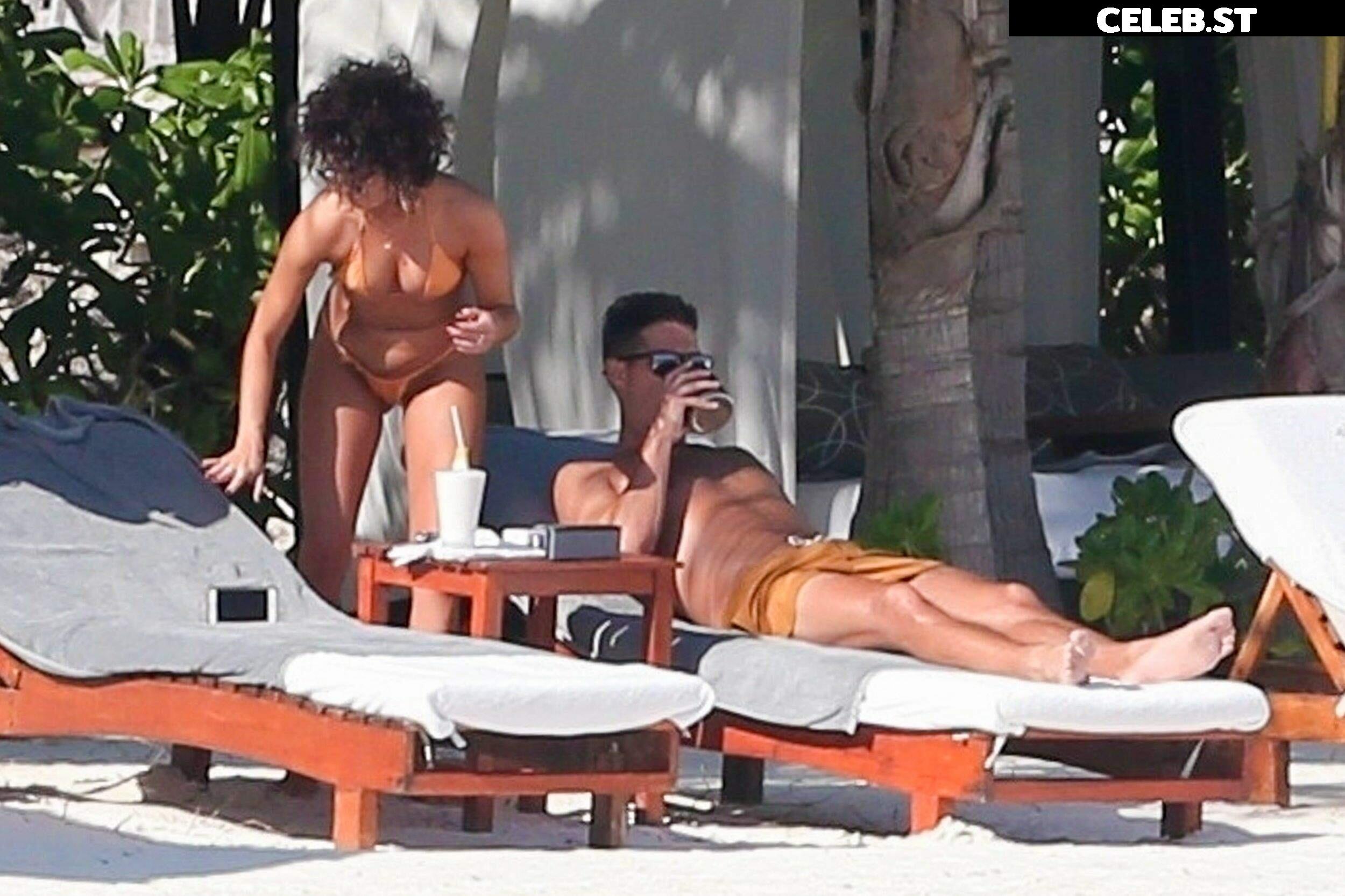 Sarah Hyland Image 9935685