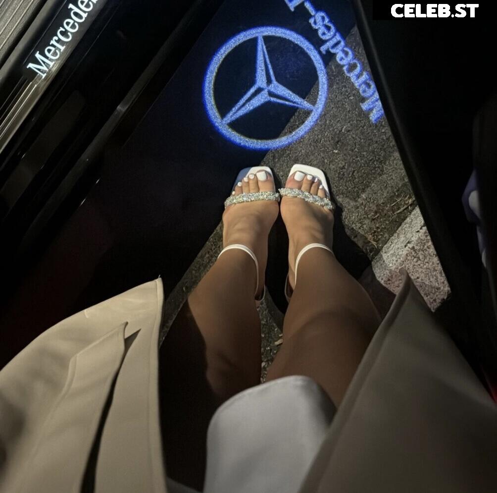 Almira Azemi Image 9909435