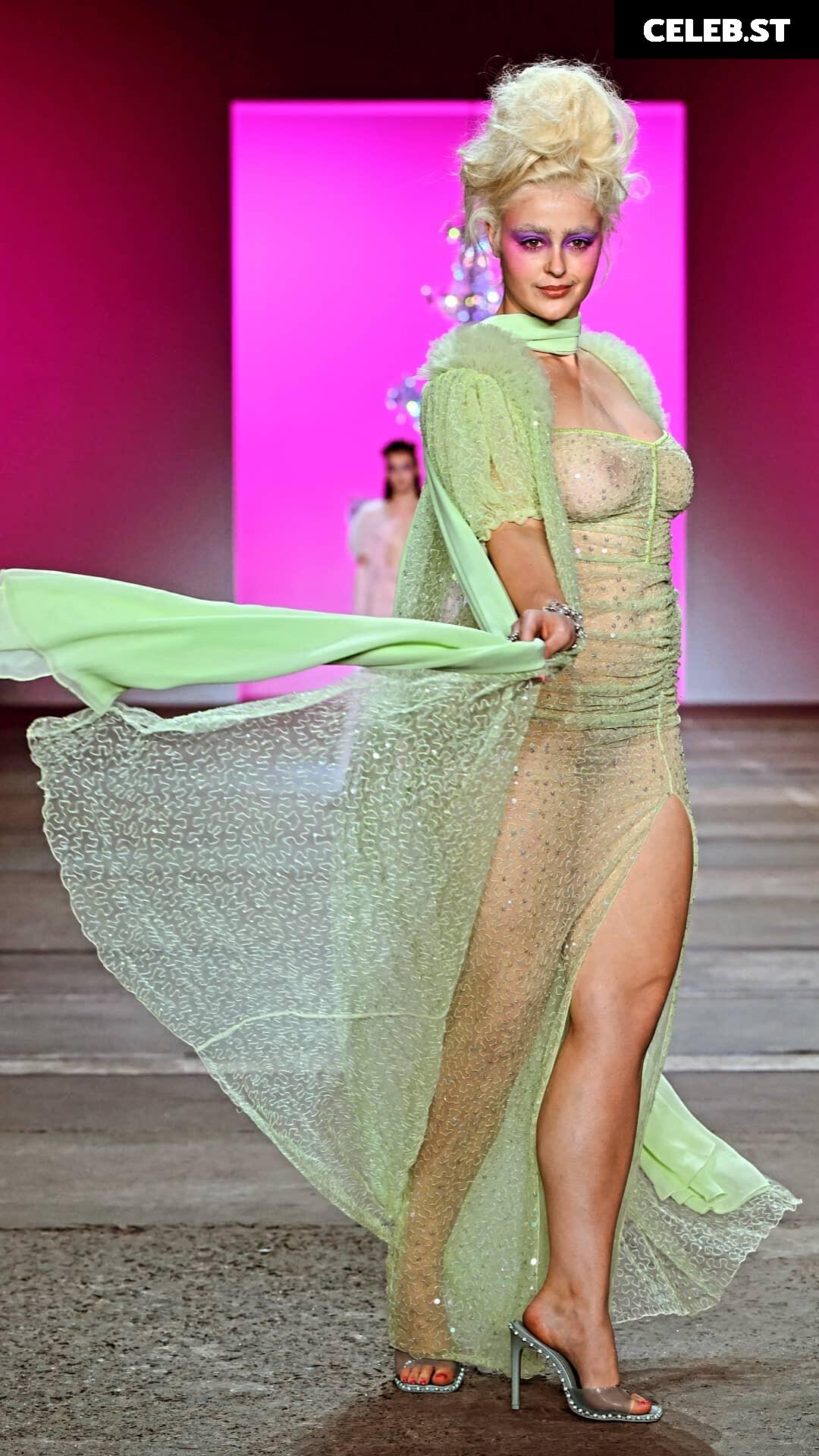 Stefania Ferrario Image 954773