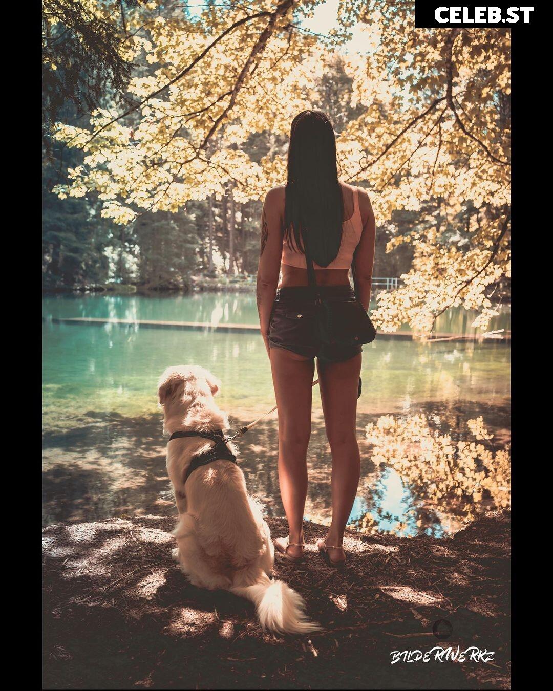 __claudia_s.___ Image 976229