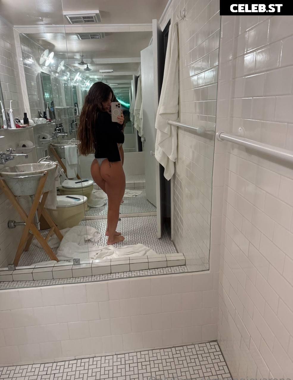 Angie Varona Image 21848044