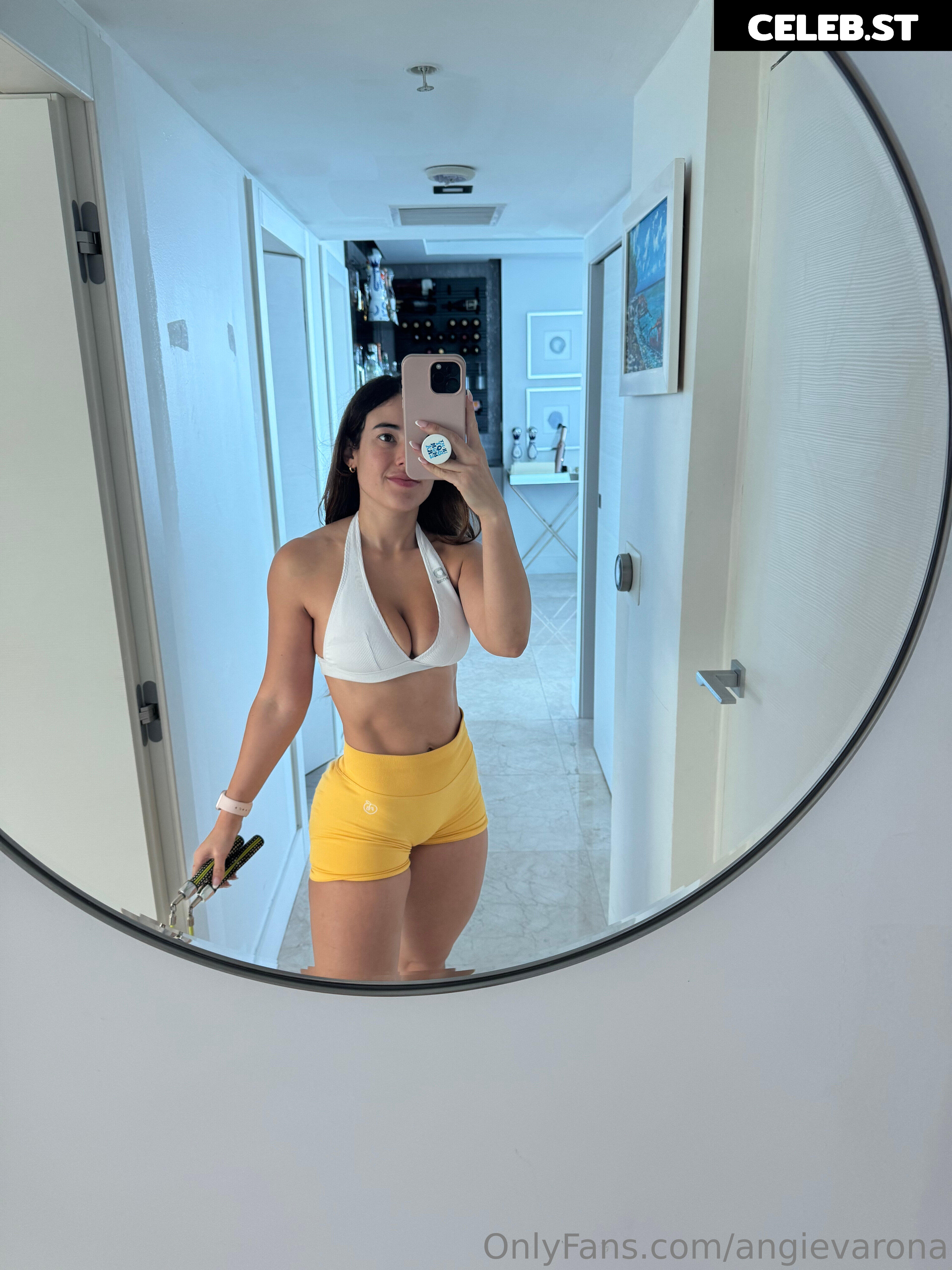 Angie Varona Image 21848267