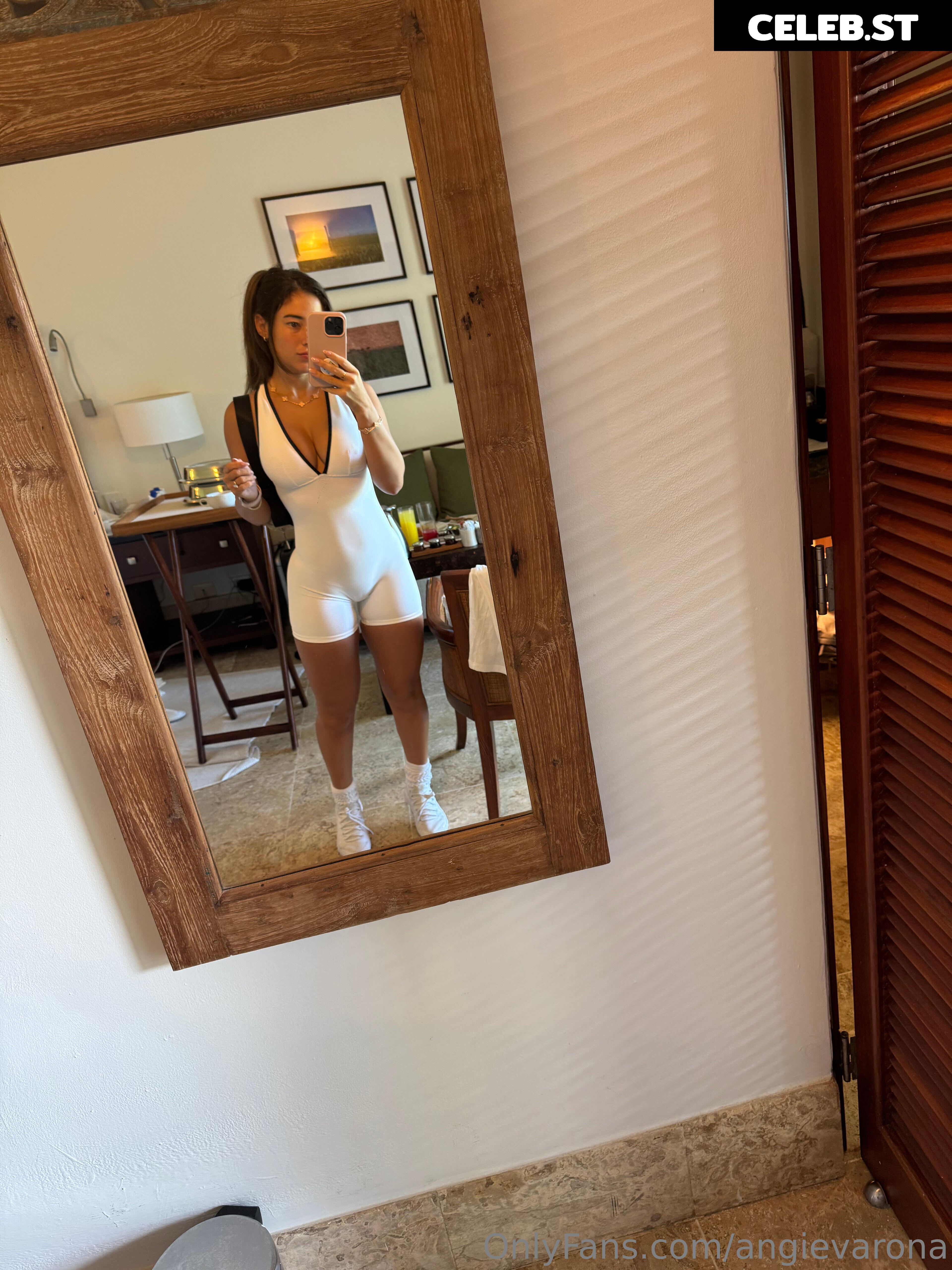 Angie Varona Image 21847989