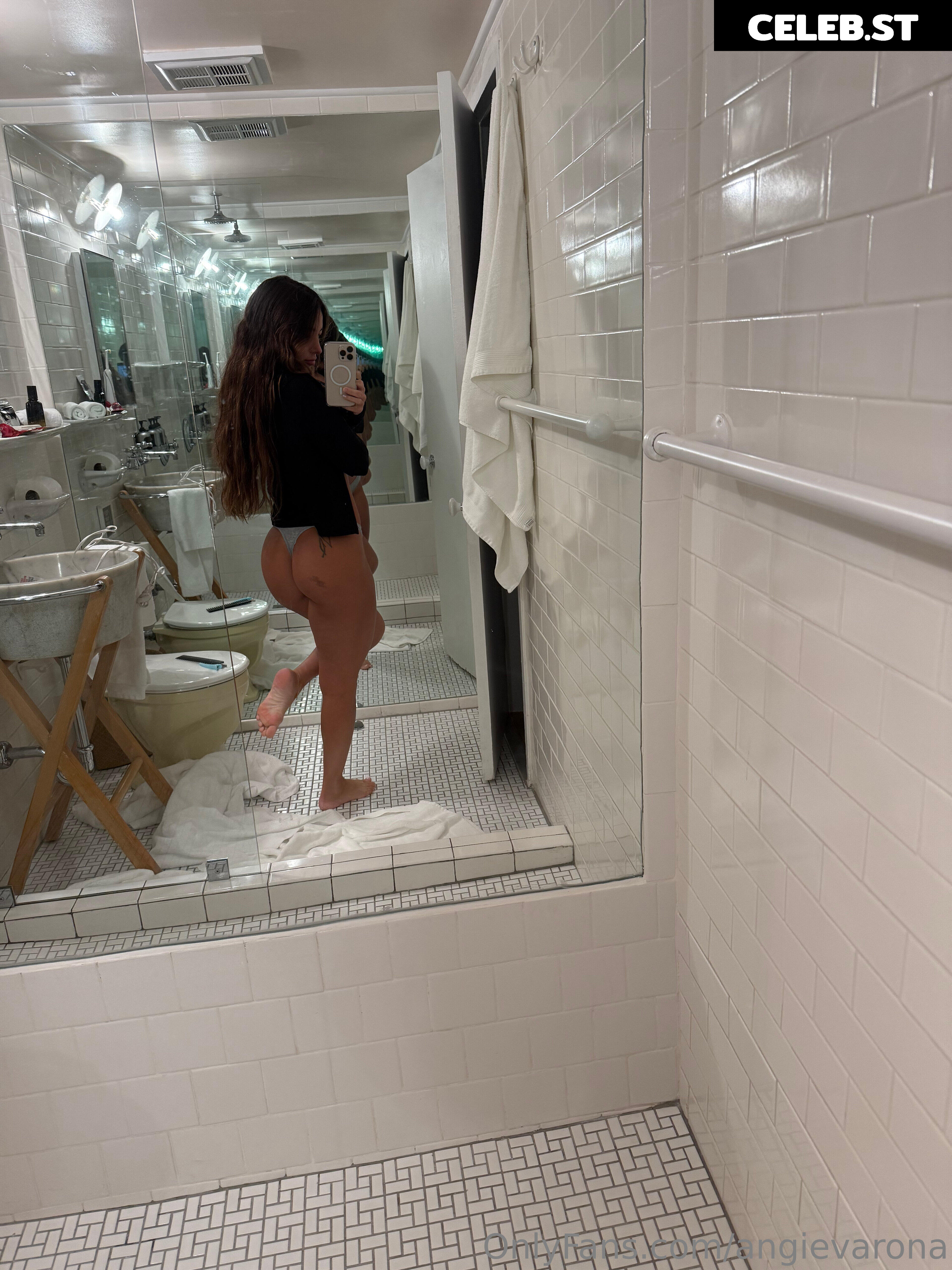 Angie Varona Image 21847903