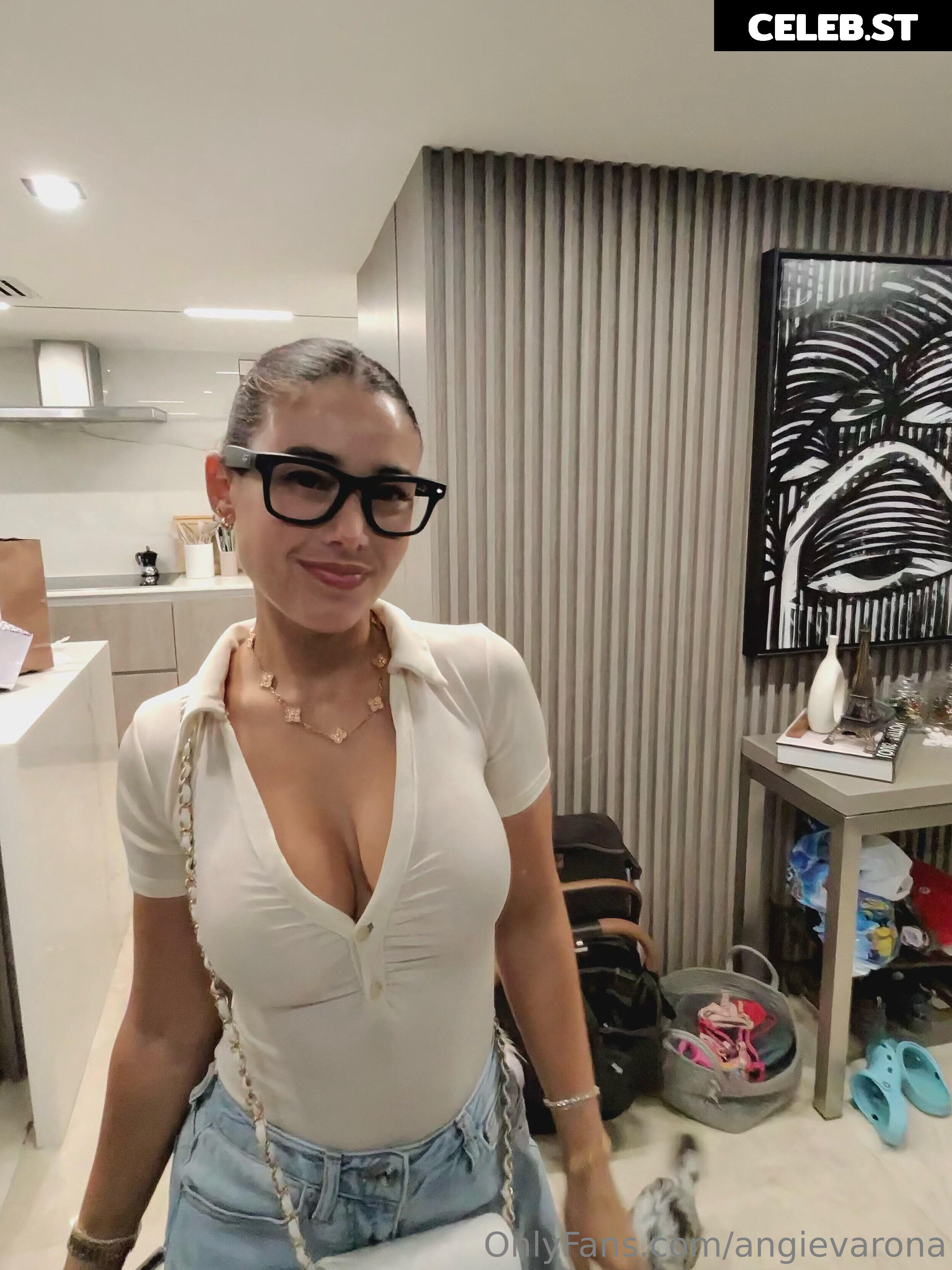 Angie Varona Image 21847877