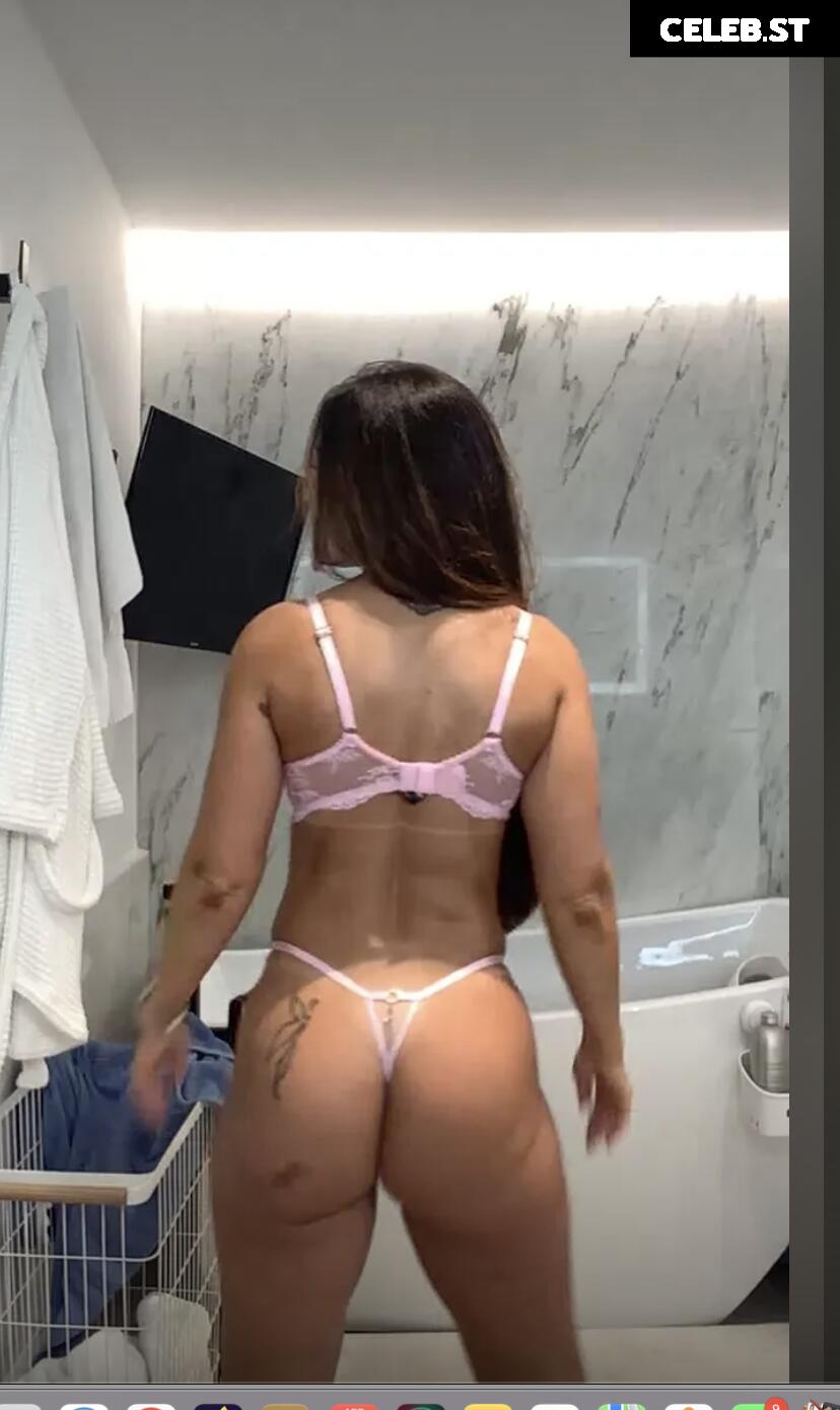 Angie Varona Image 21847616