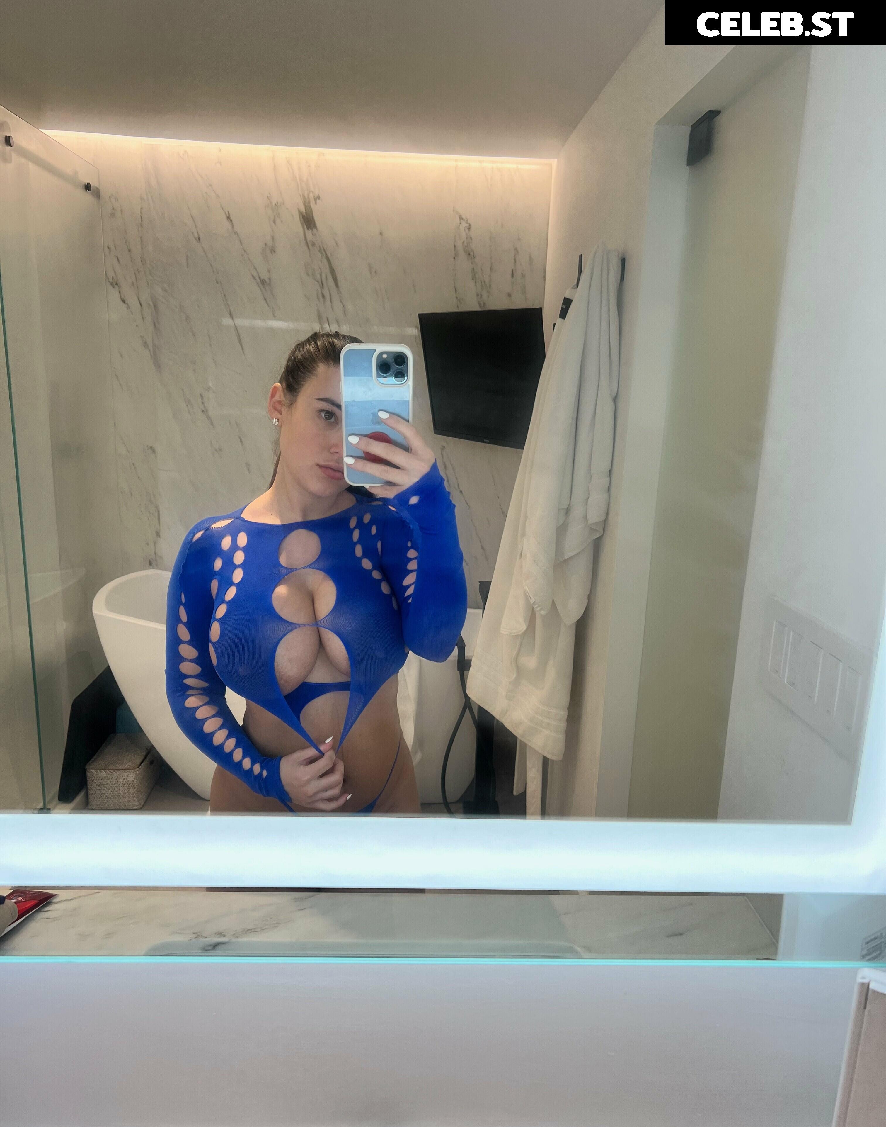 Angie Varona Image 21847059
