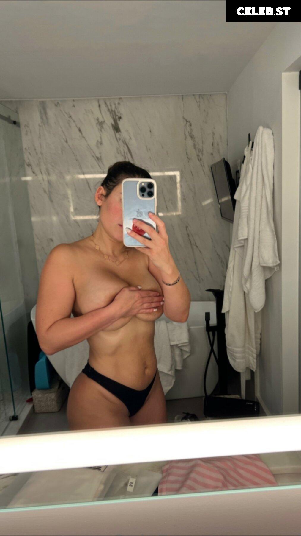 Angie Varona Image 21847048