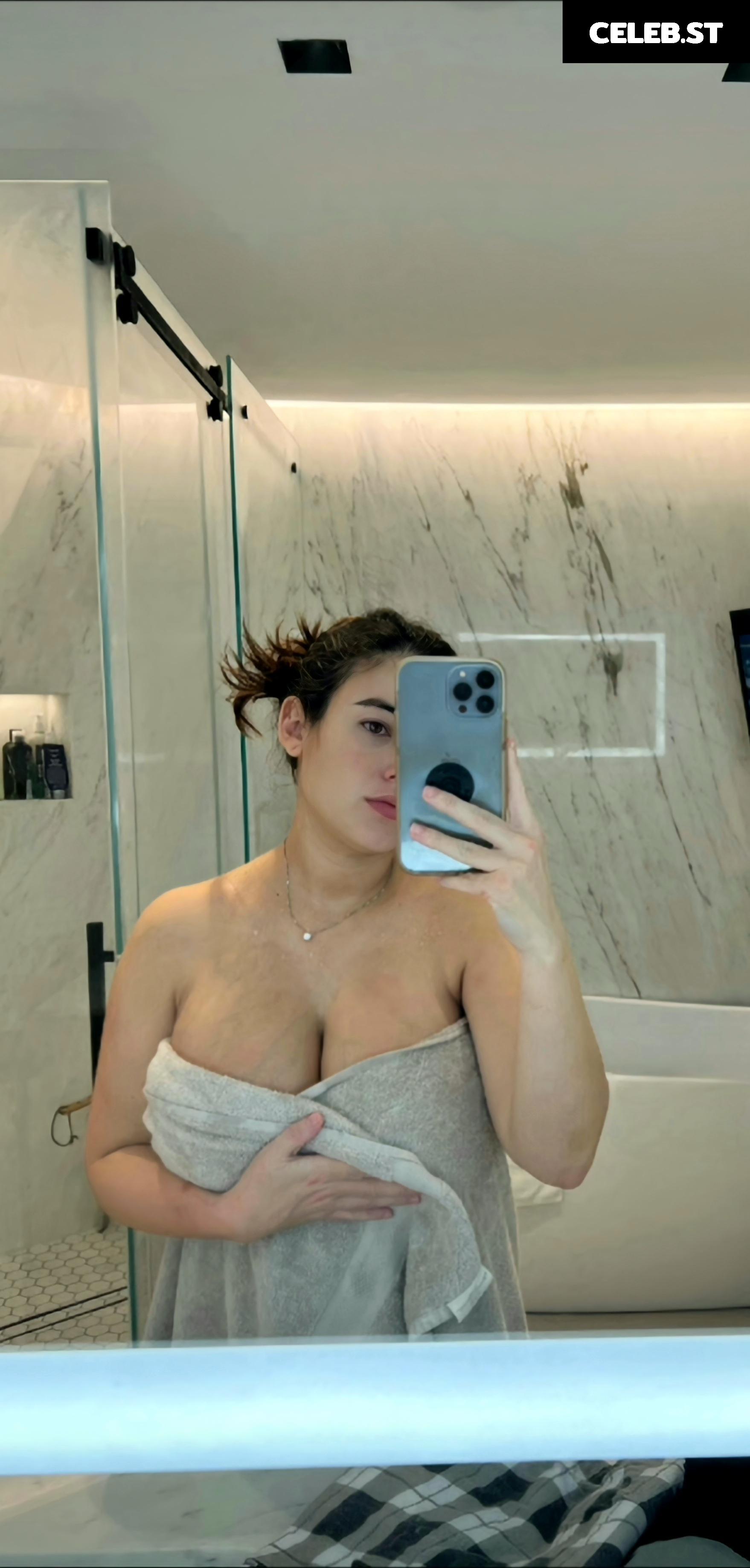 Angie Varona Image 21846963