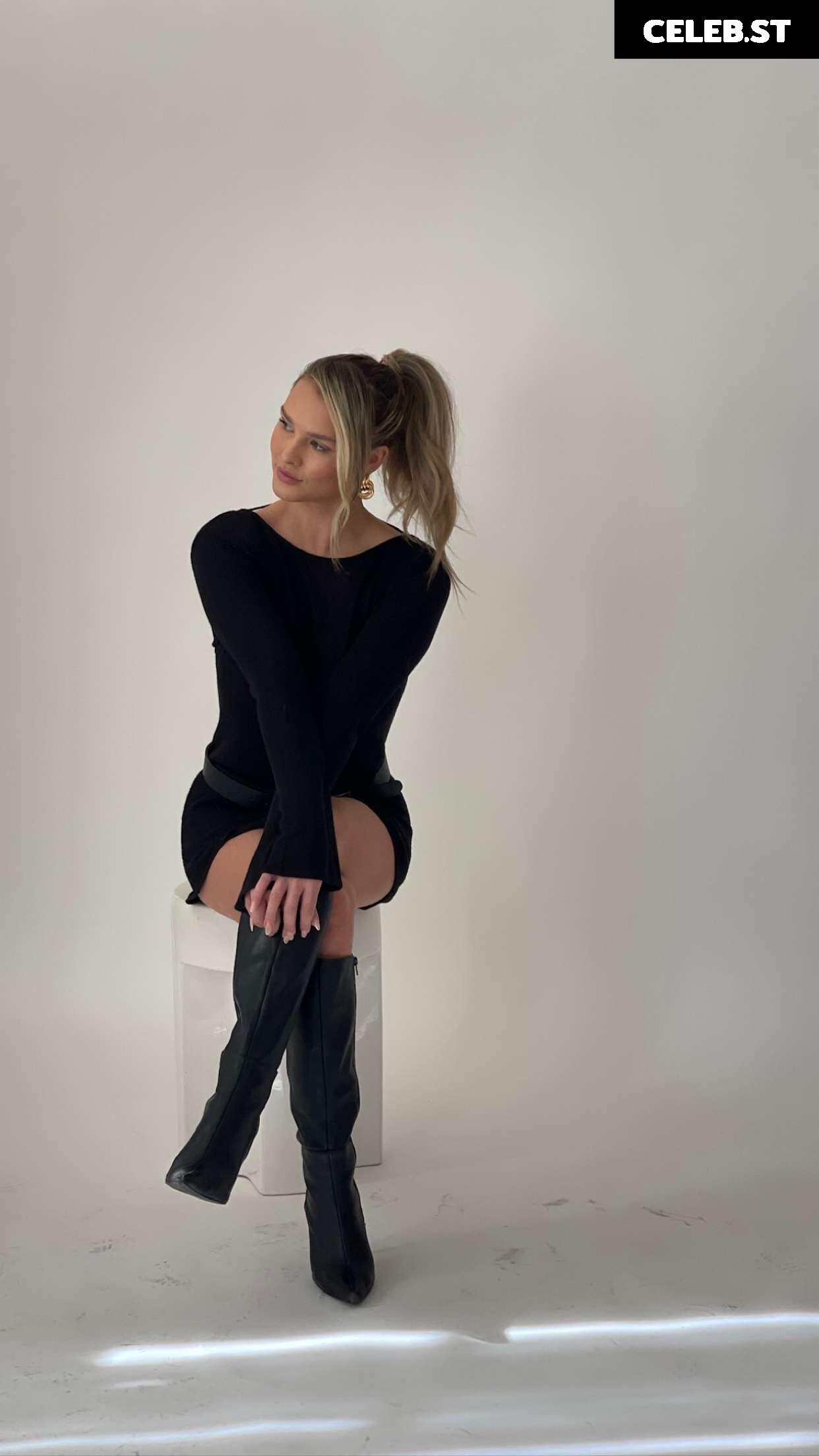 Kinsey Wolanski Image 2184075