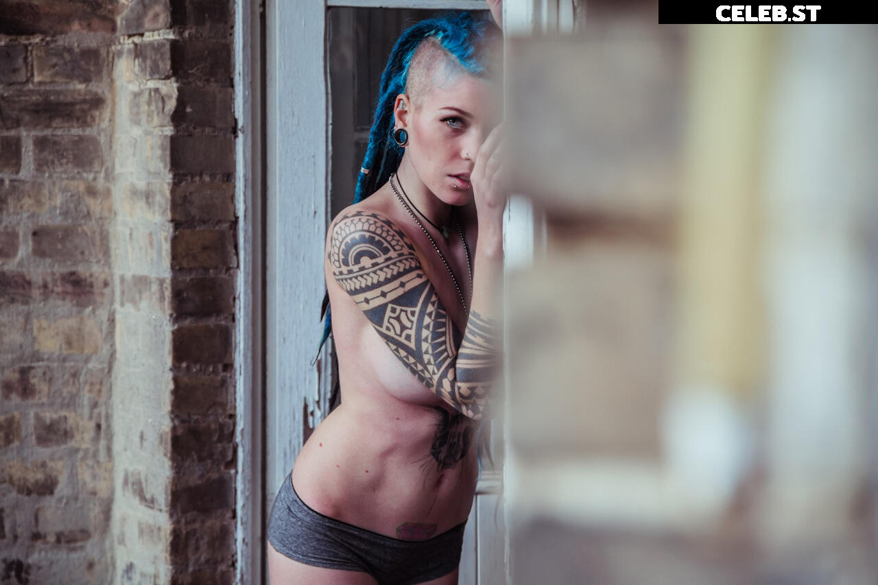 Noemi Riot Image 2181186